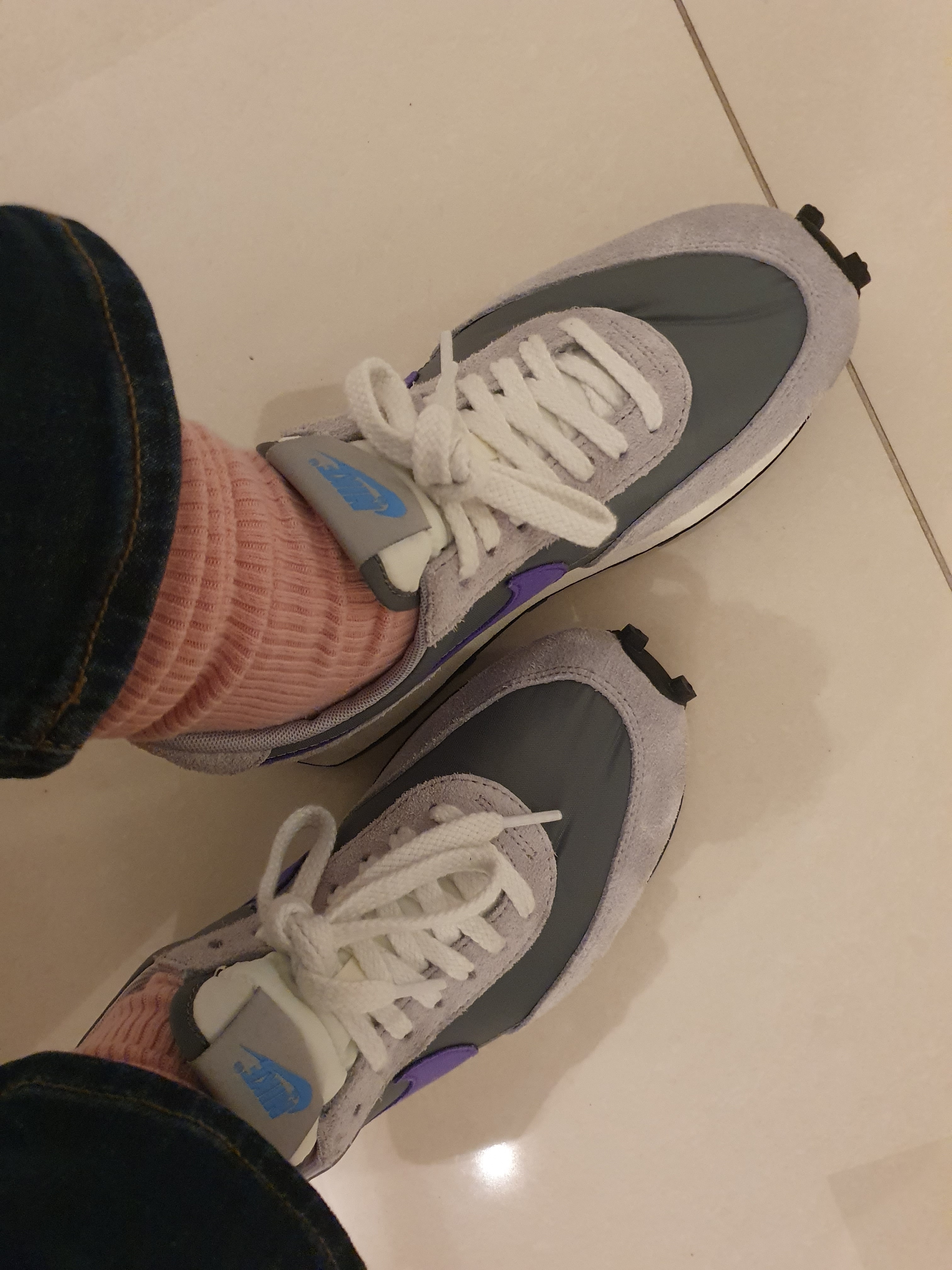Nike Daybreak SP Cool Grey Hyper Grape 착용 스타일