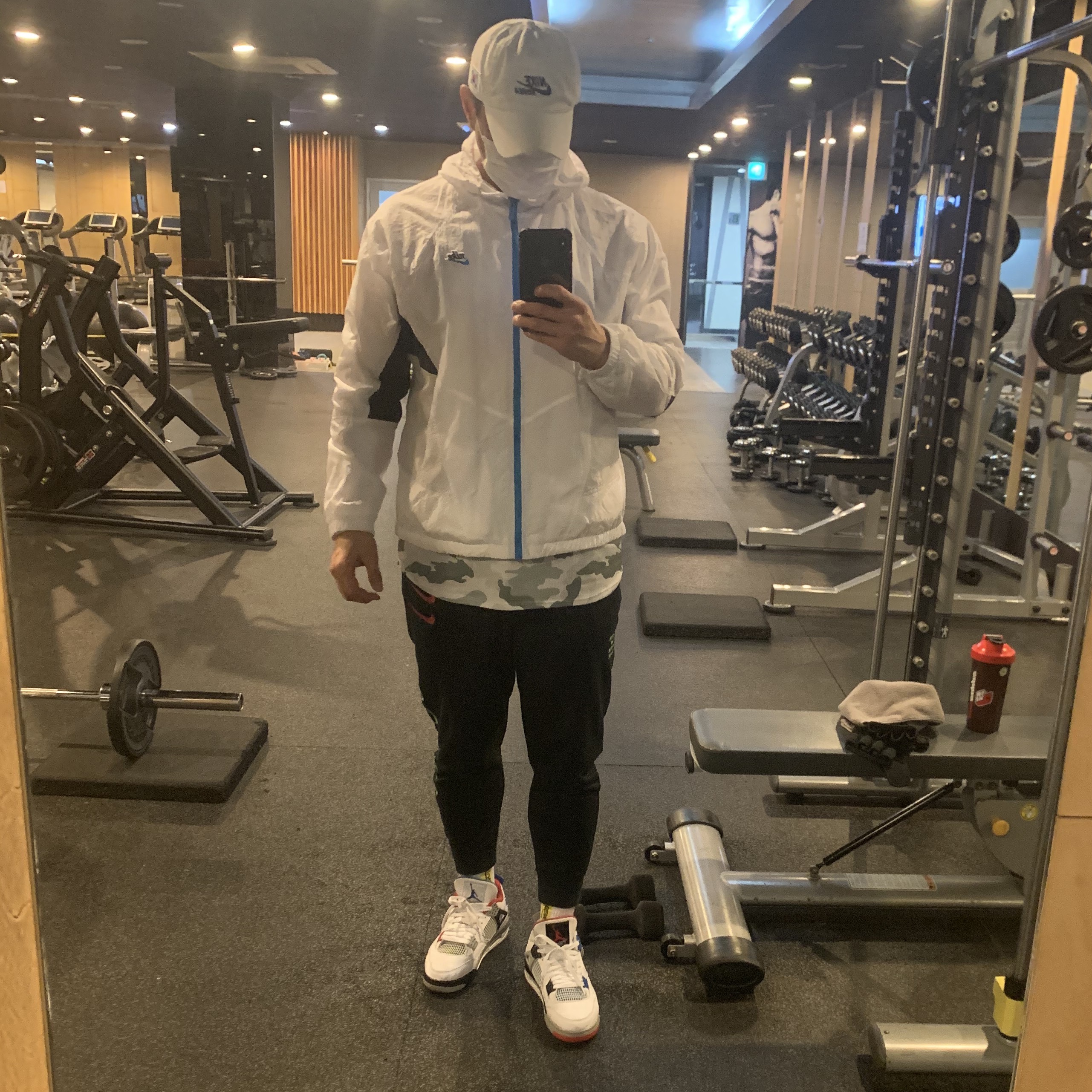 Jordan 4 Retro What The 4 착용 스타일