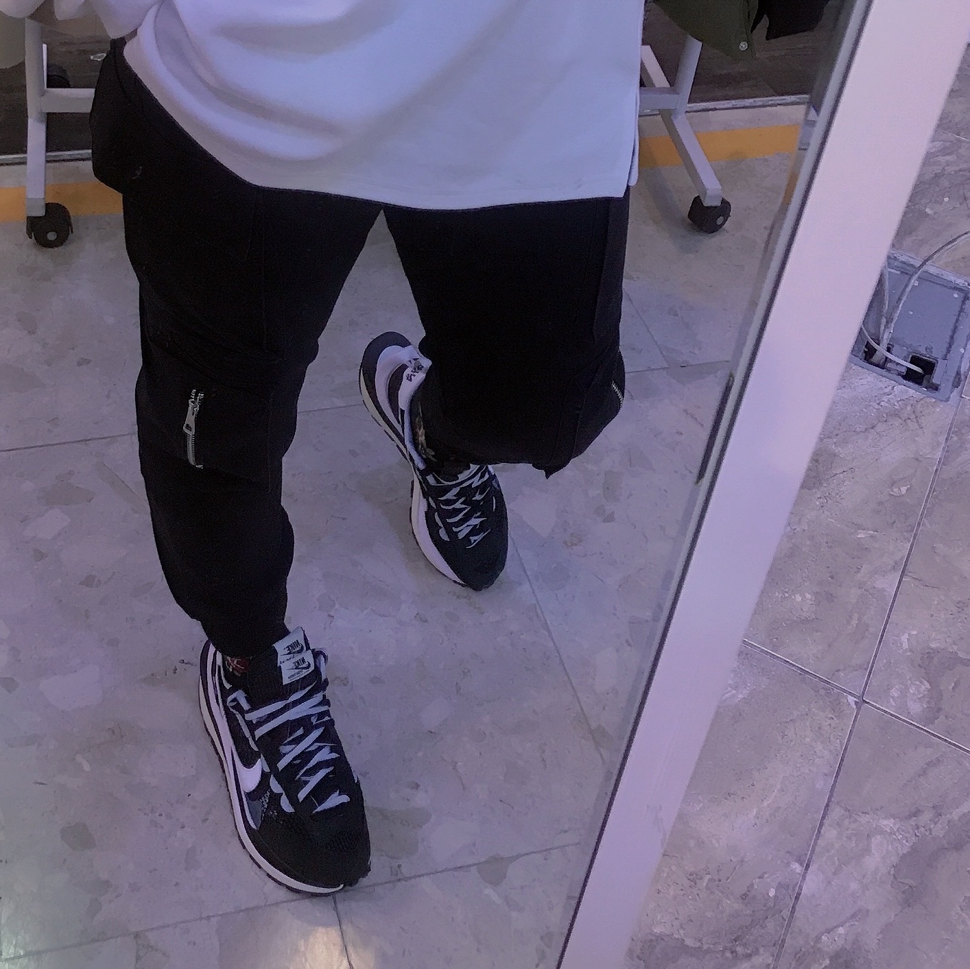 Nike x Sacai VaporWaffle Black White 착용 스타일 - 3