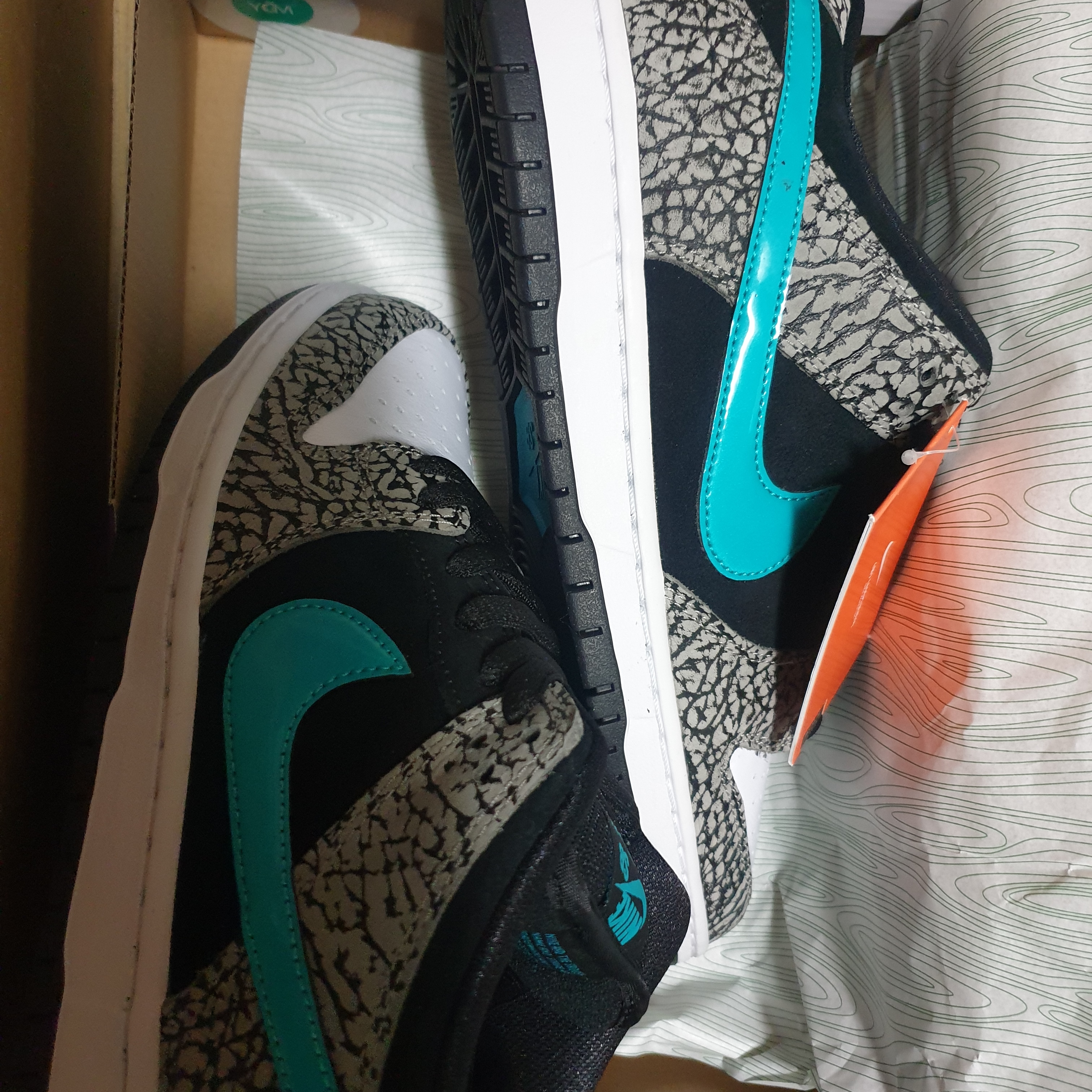 Nike SB Dunk Low Pro Clear Jade 착용 스타일