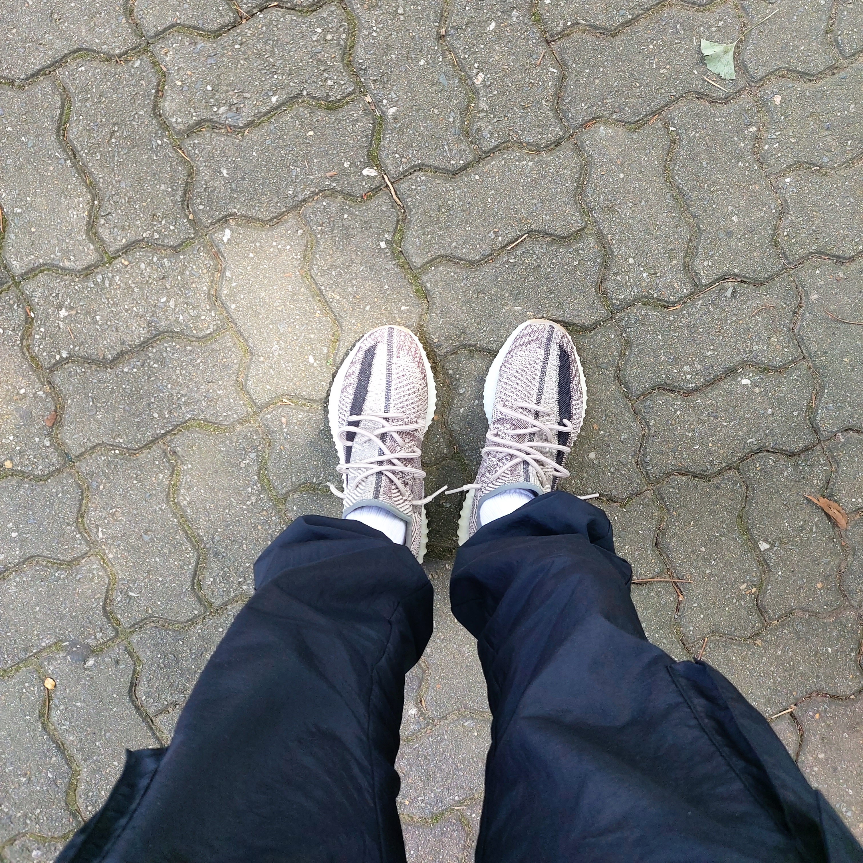 Adidas Yeezy Boost 350 V2 Zyon 착용 스타일