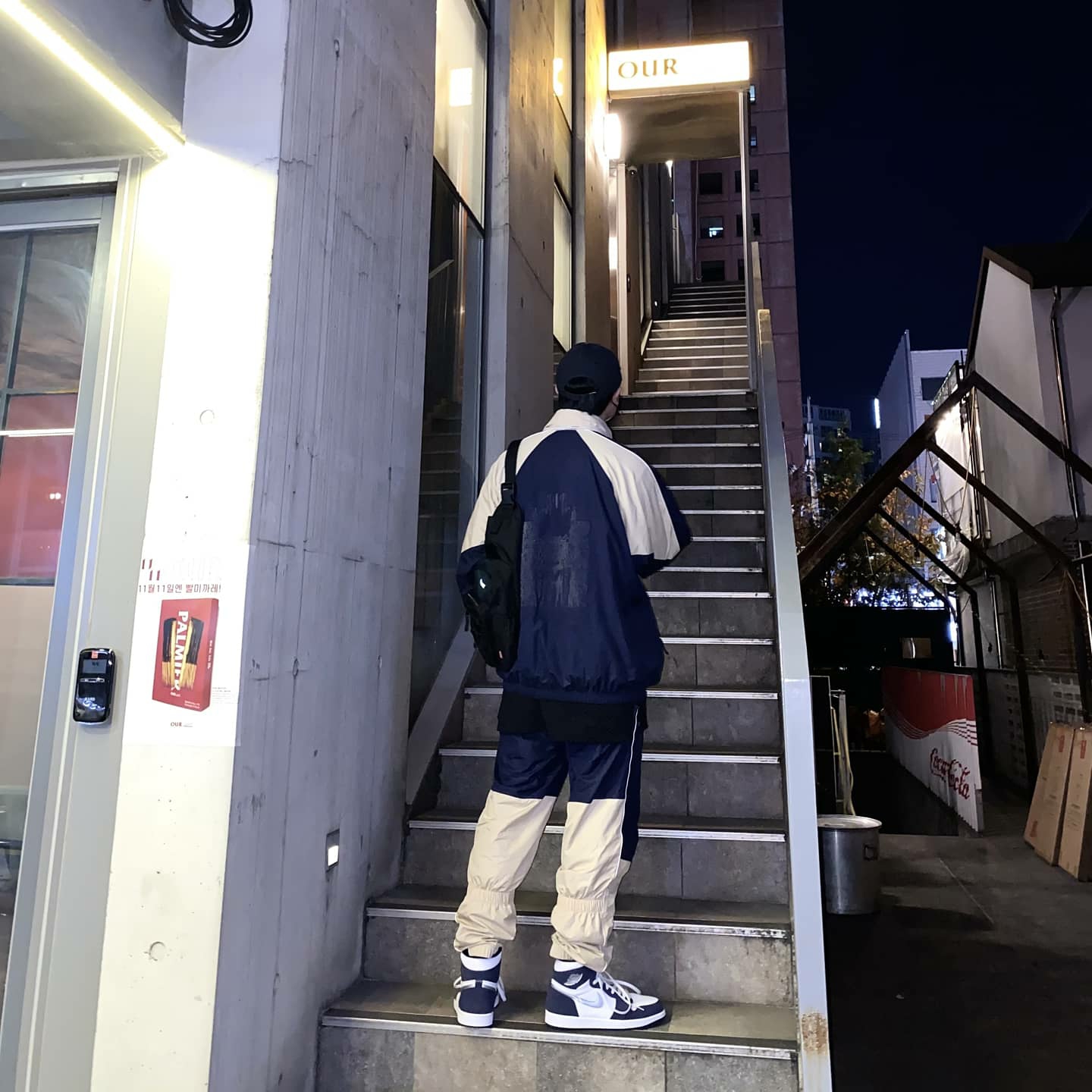 Jordan 1 Retro High OG CO.JP Midnight Navy 착용 스타일 - 2