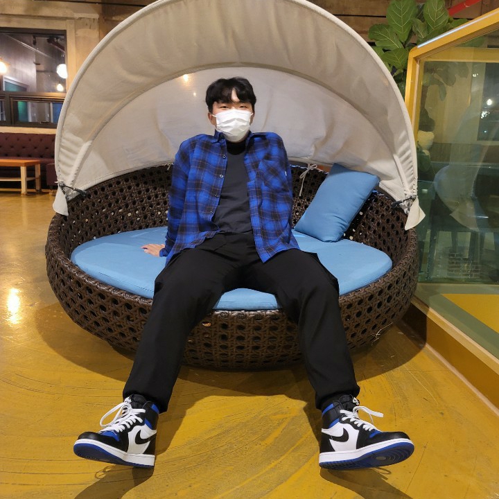 Jordan 1 Retro High OG Royal Toe 착용 스타일