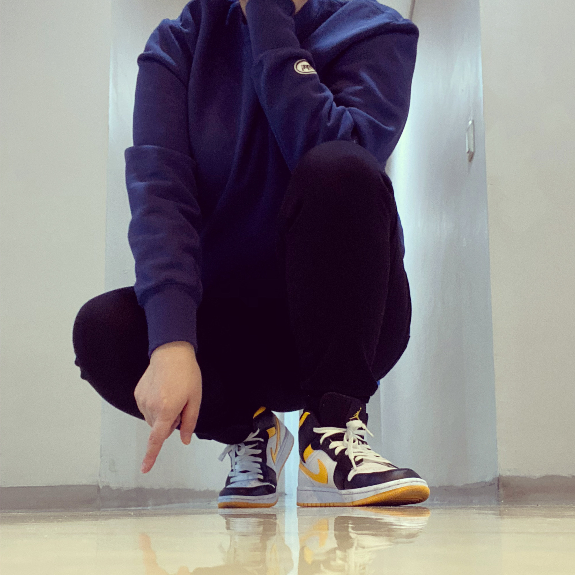 (W) Jordan 1 Mid SE Laser Orange 착용 스타일