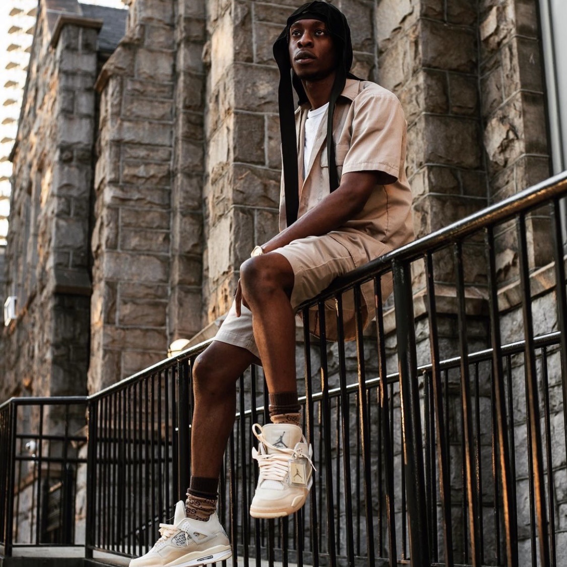 (W) Jordan 4 x Off-White Retro SP Sail 착용 스타일 - 1