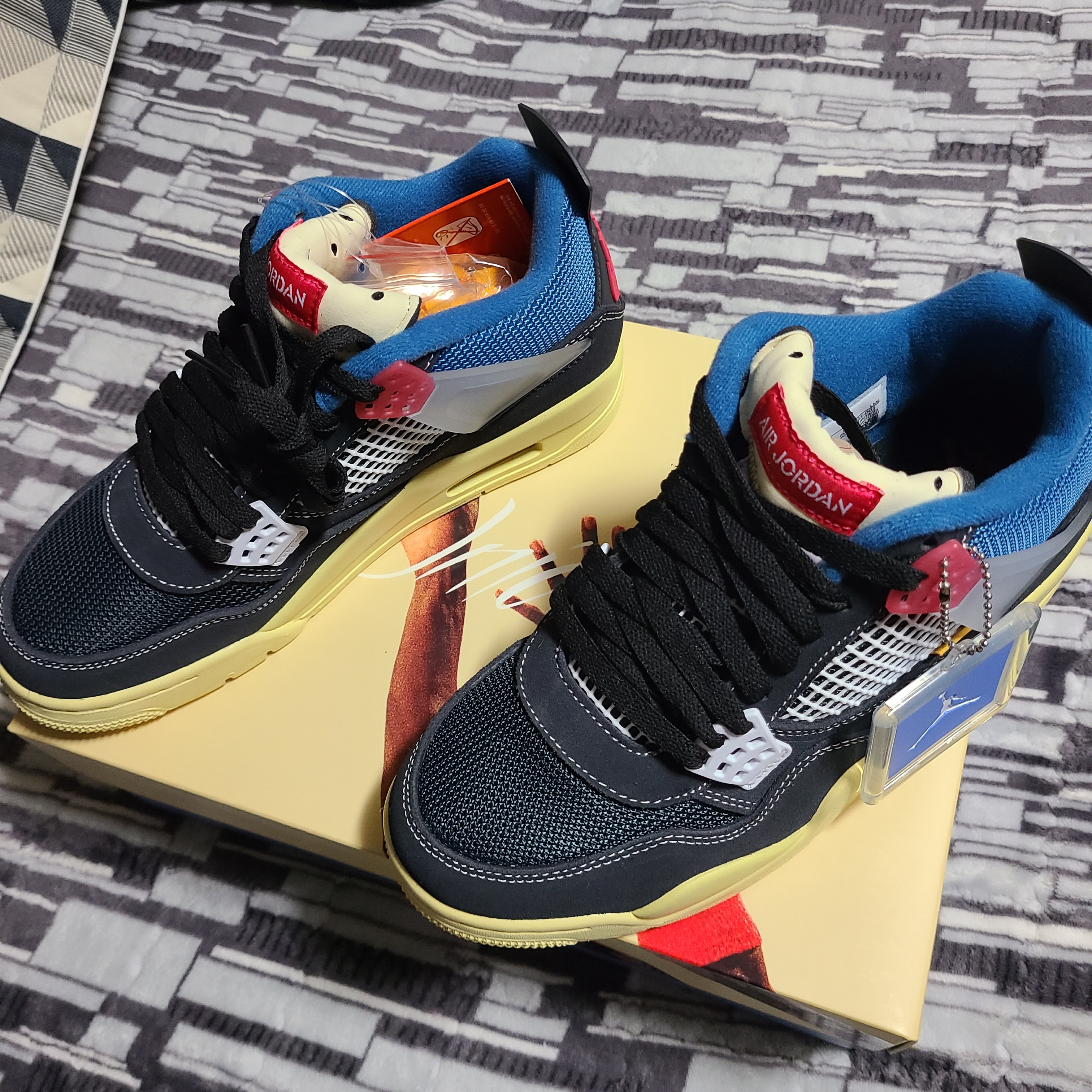 Jordan 4 x Union Retro Off Noir 착용 스타일 - 2
