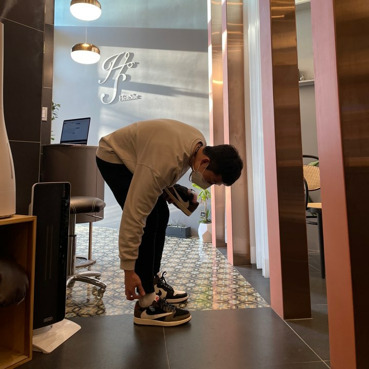 Jordan 1 x Travis Scott Retro Low OG SP Mocha 착용 스타일