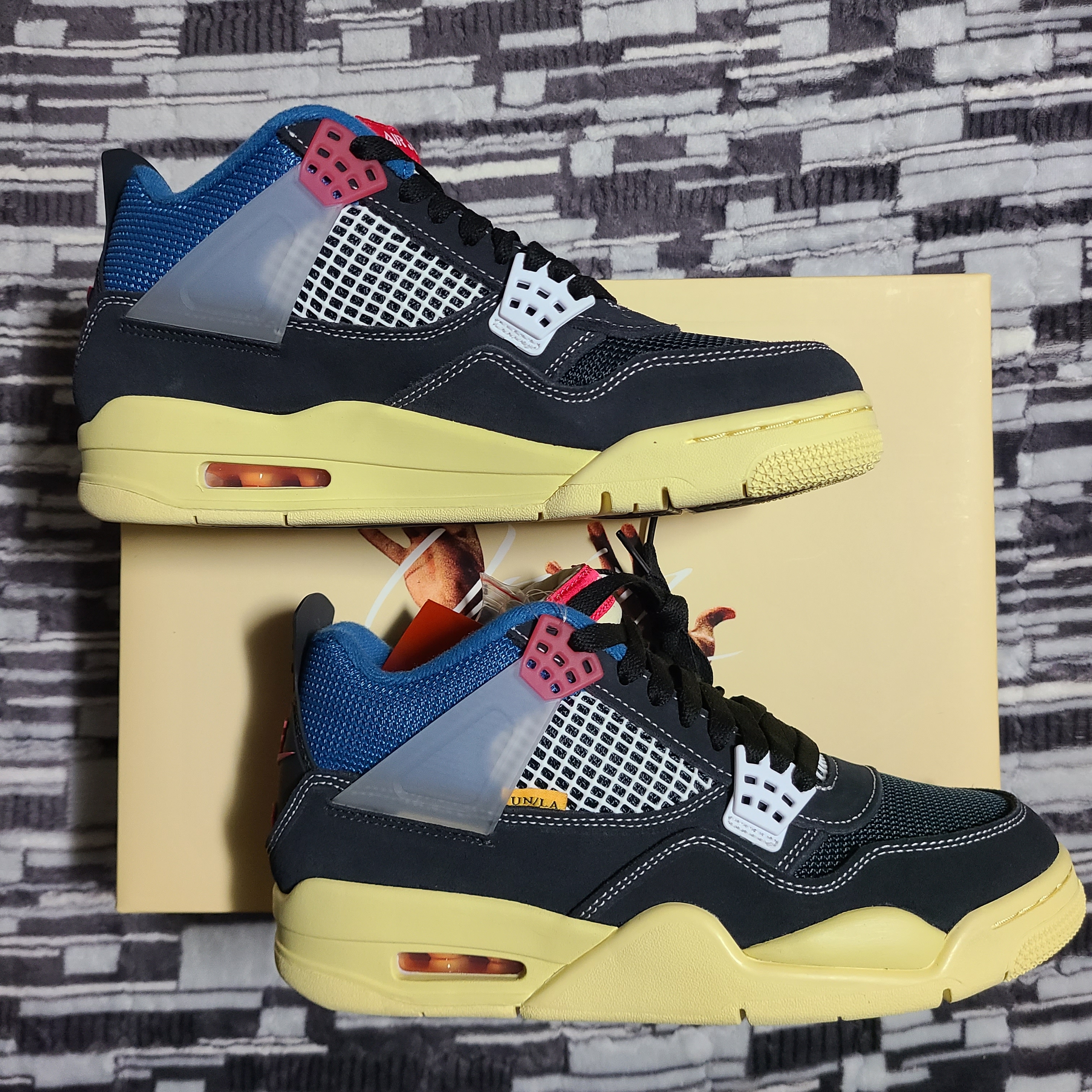 Jordan 4 x Union Retro Off Noir 착용 스타일 - 3