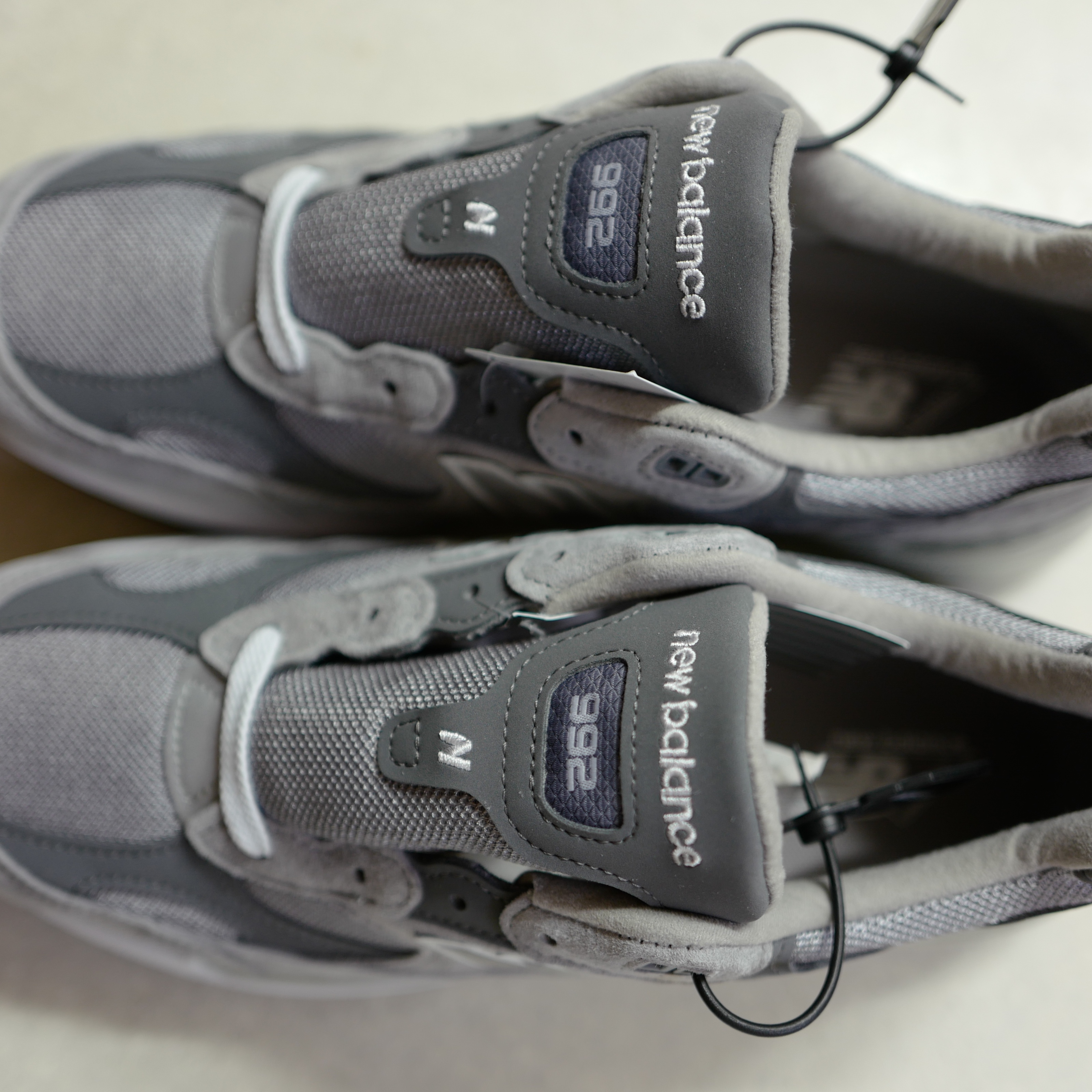 New Balance 992 Made in USA Grey - D Standard 착용 스타일 - 1