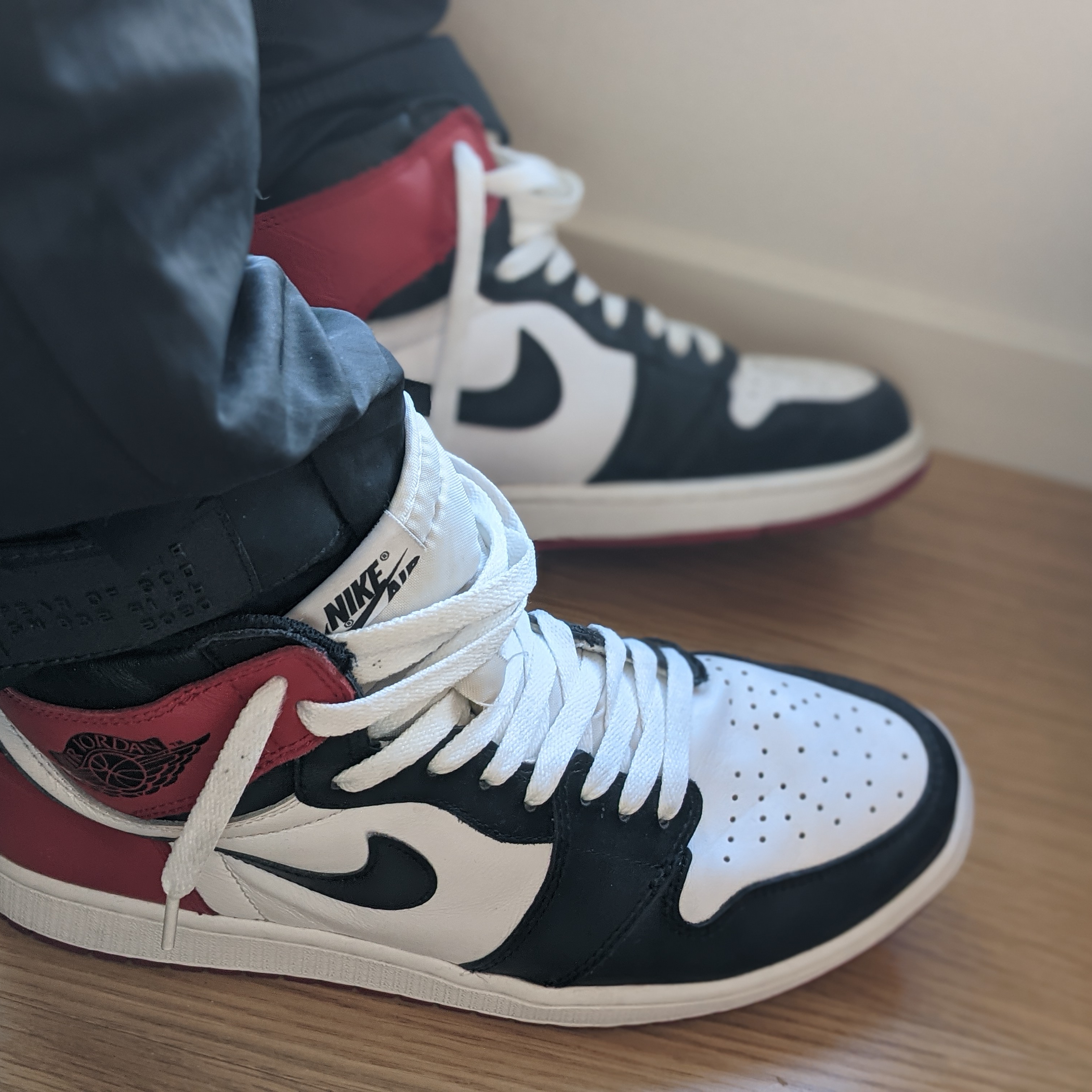Jordan 1 Retro High OG Black Toe 2016 착용 스타일