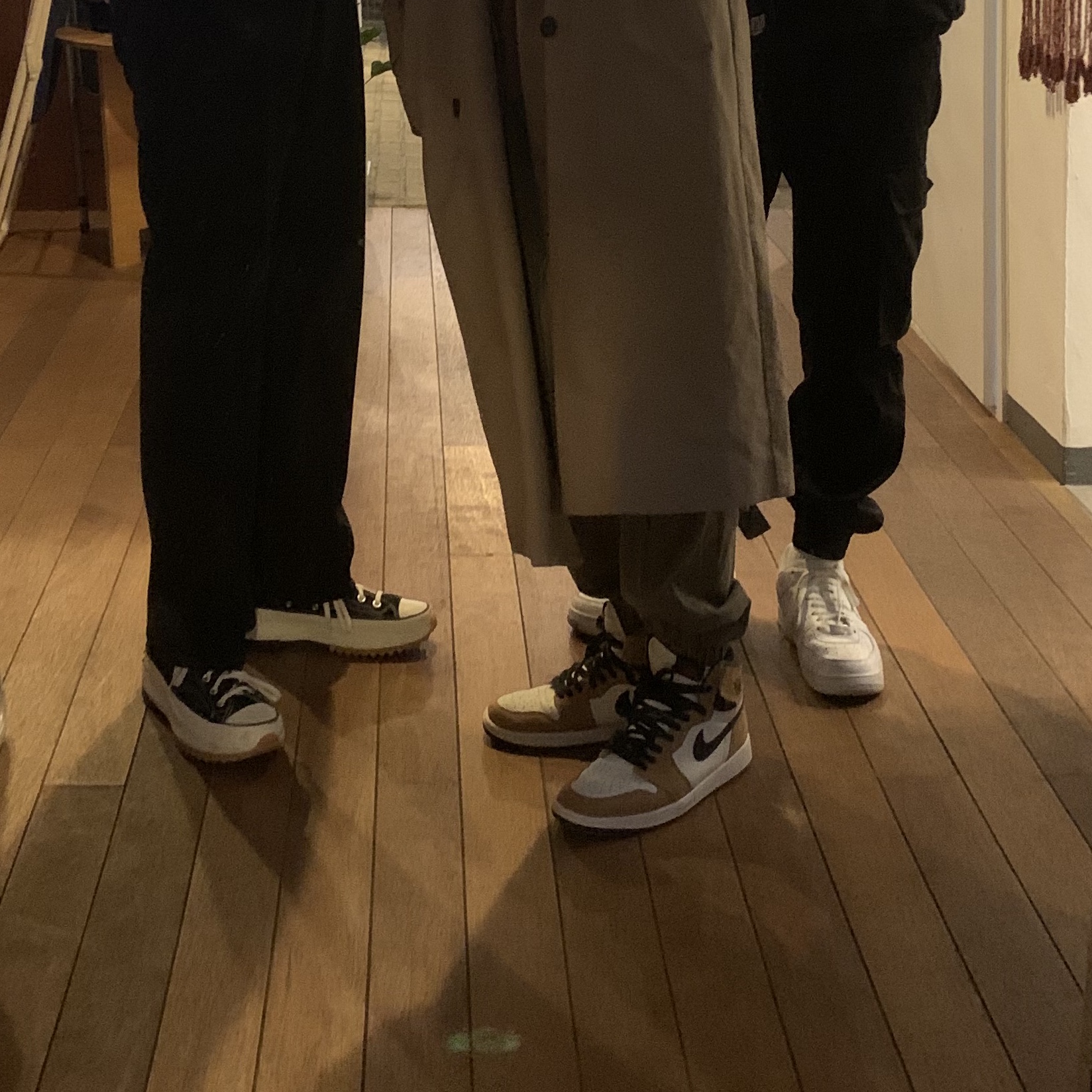 Jordan 1 Retro High Rookie of the Year, Converse x JW Anderson Run Star Hike Hi Black 착용 스타일