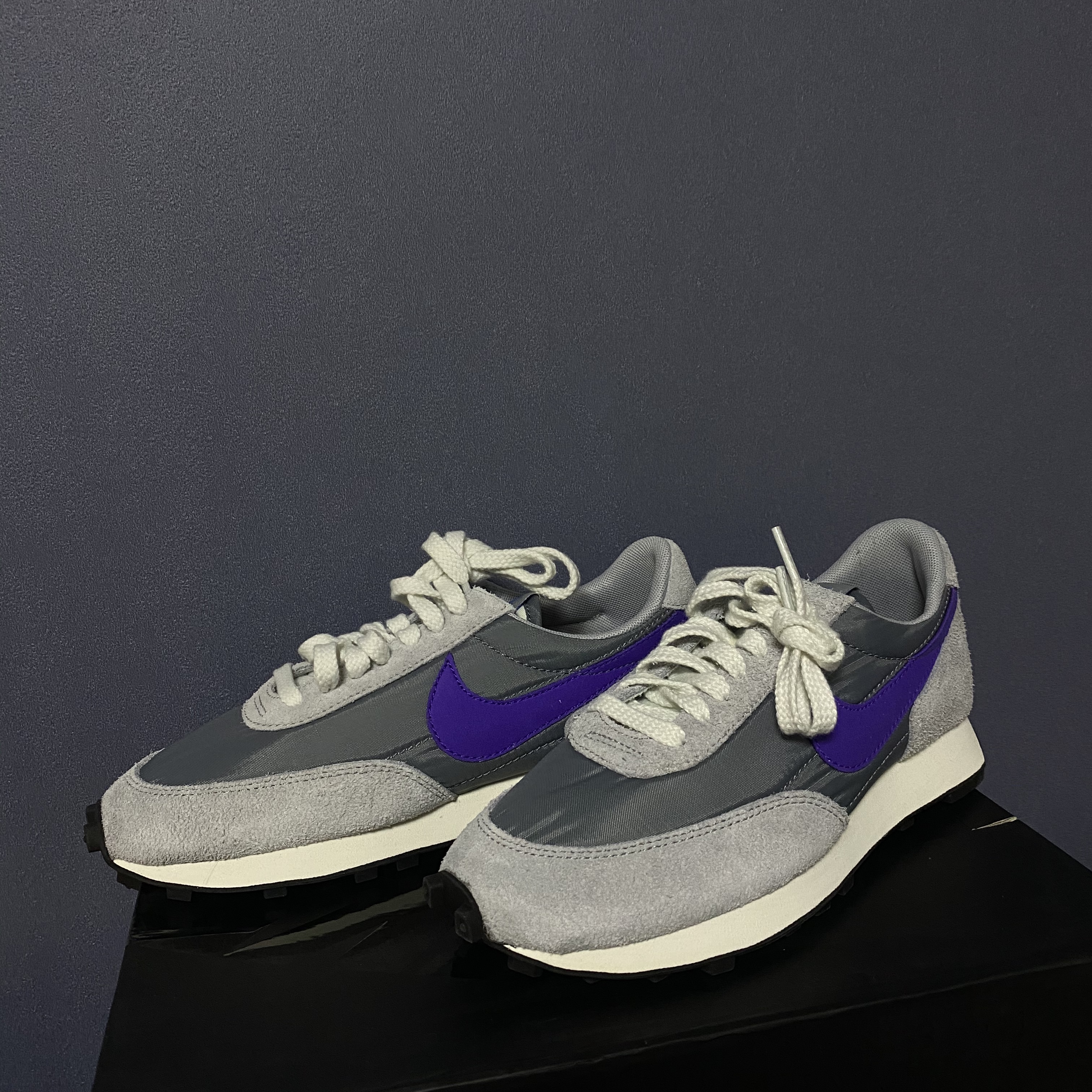 Nike Daybreak SP Cool Grey Hyper Grape 착용 스타일