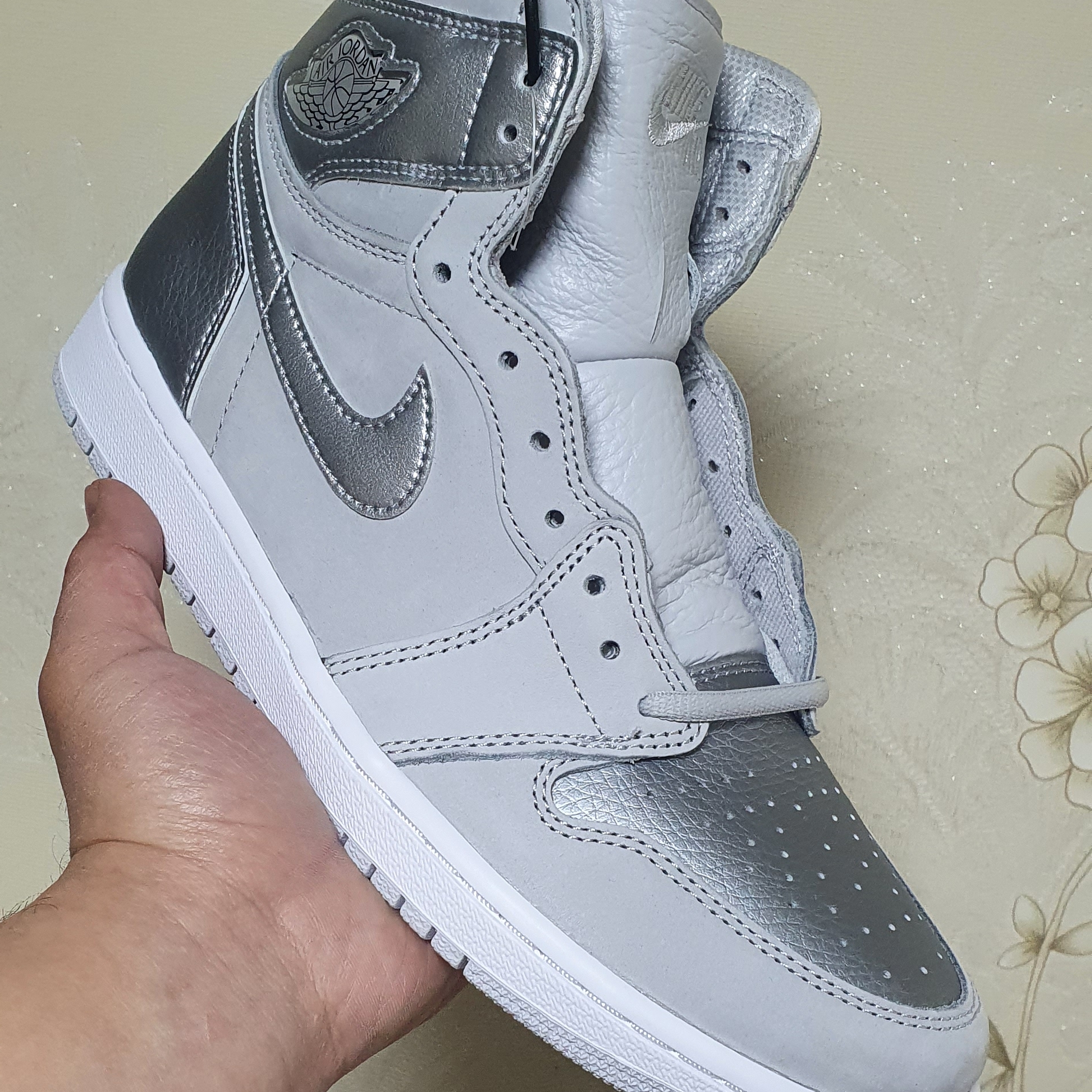 Jordan 1 Retro High OG CO.JP Neutral Grey 착용 스타일