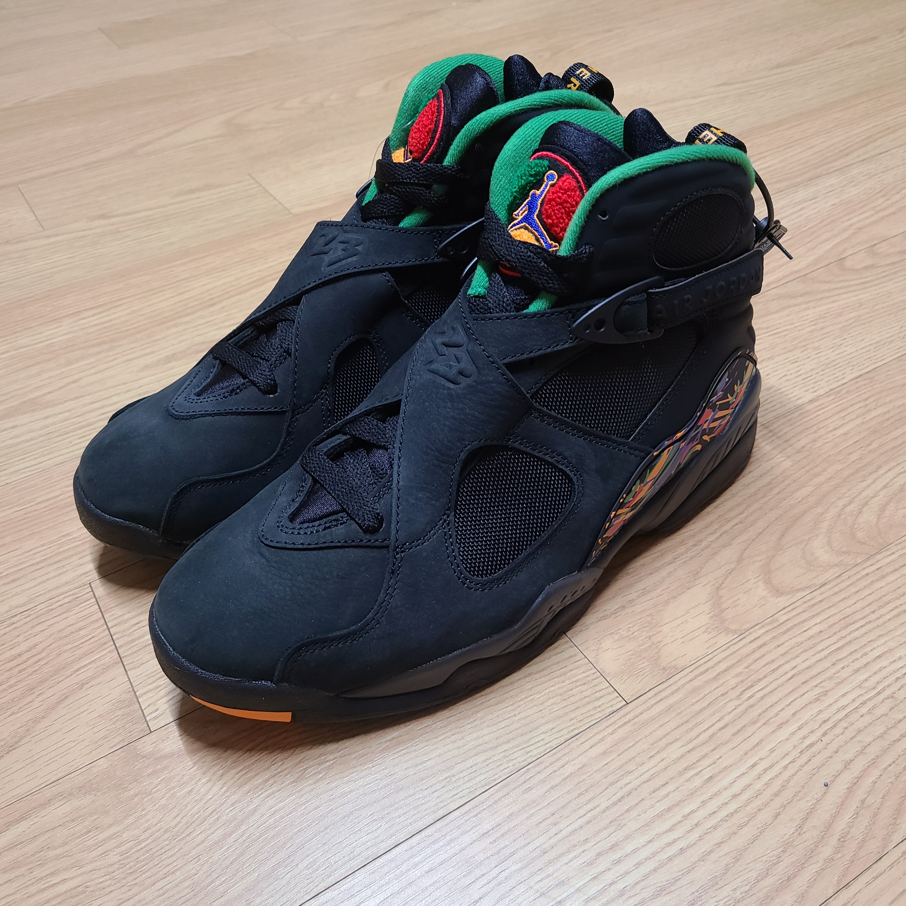 Jordan 8 Retro Tinker Air Raid 착용 스타일