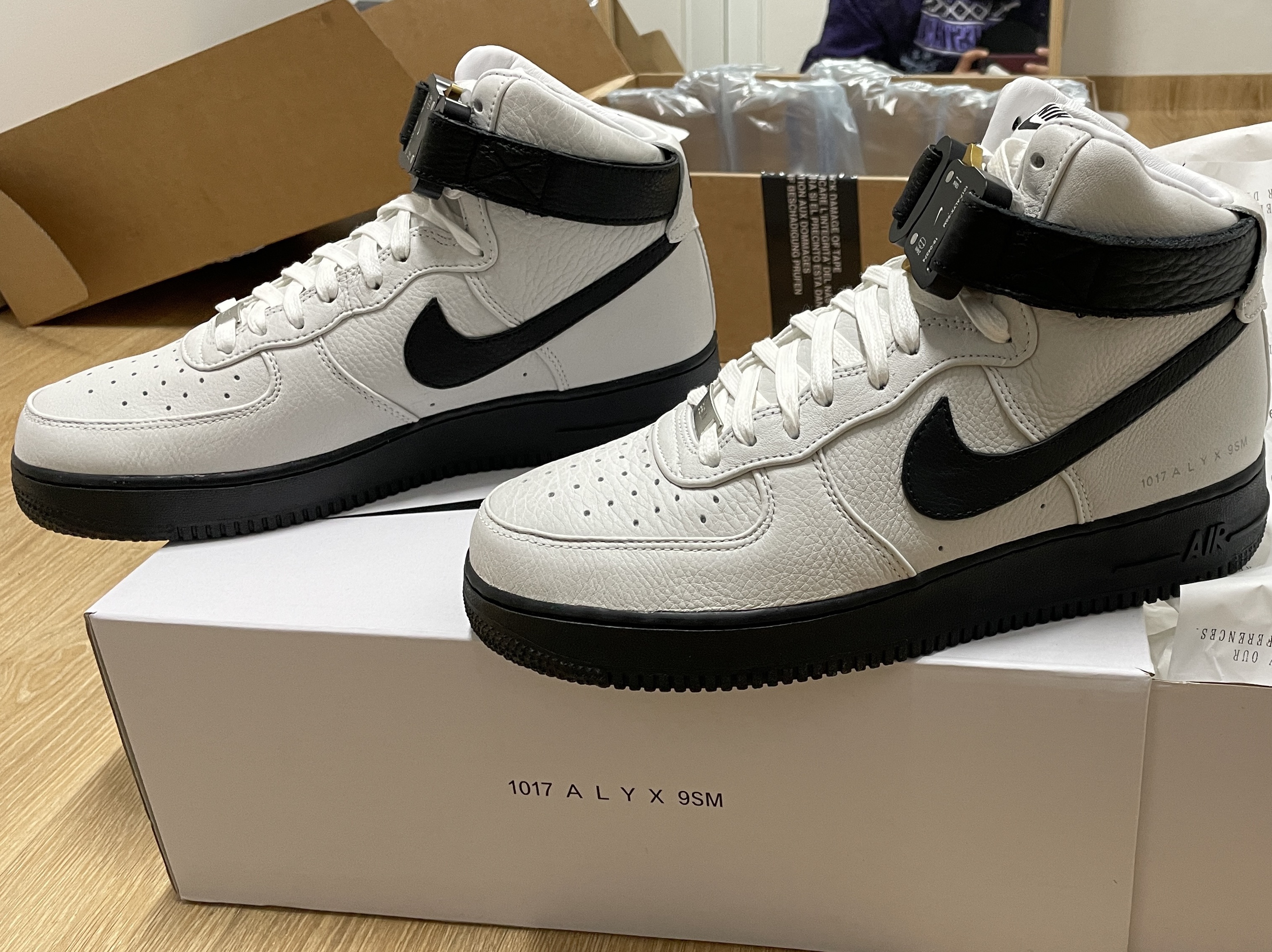 Nike x 1017 Alyx 9SM Air Force 1 High White Black 2020 착용 스타일