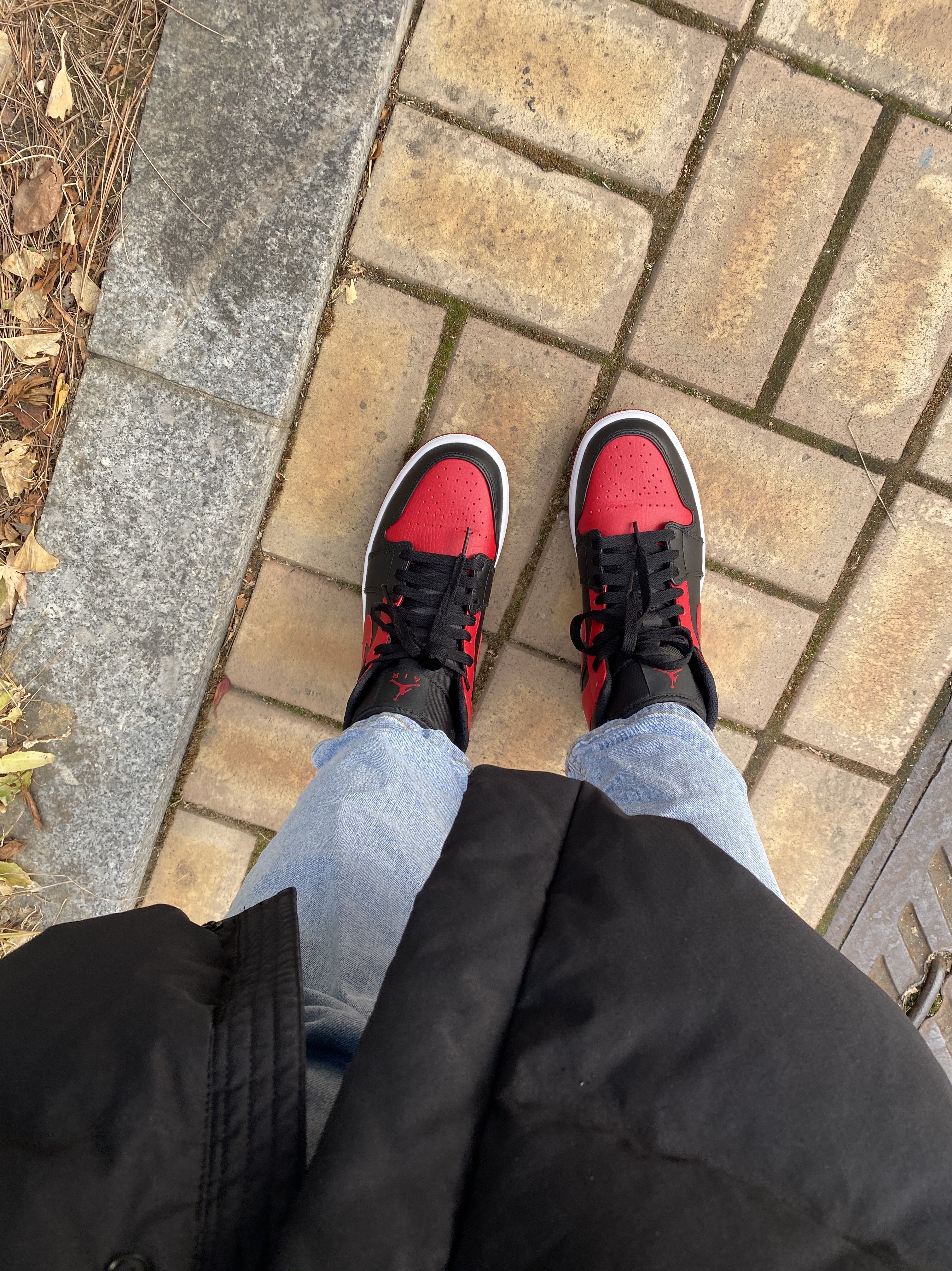 Jordan 1 Mid Bred Banned 2020 착용 스타일 - 4