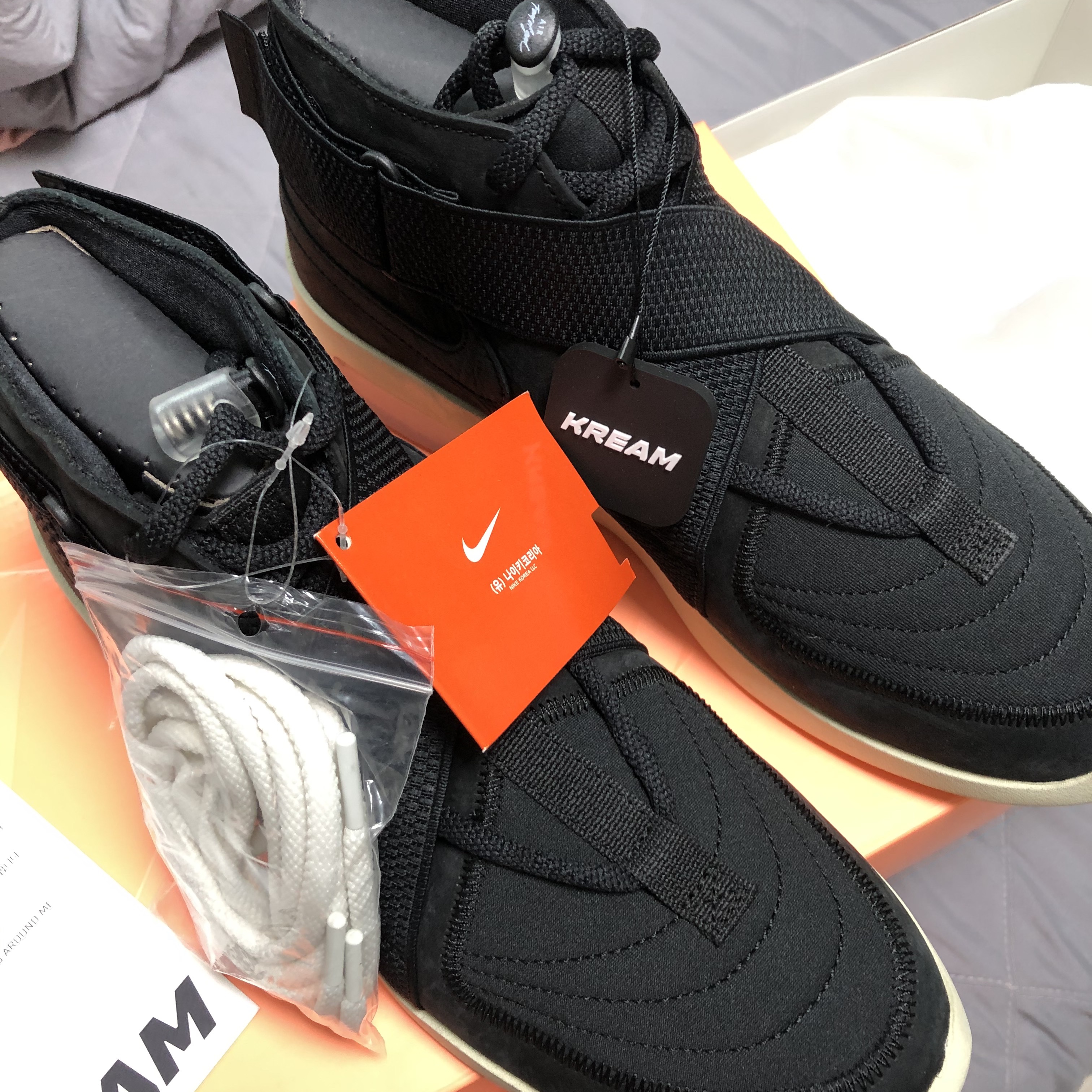 Nike x Fear of God Air Fear of God Raid Black 착용 스타일 - 4
