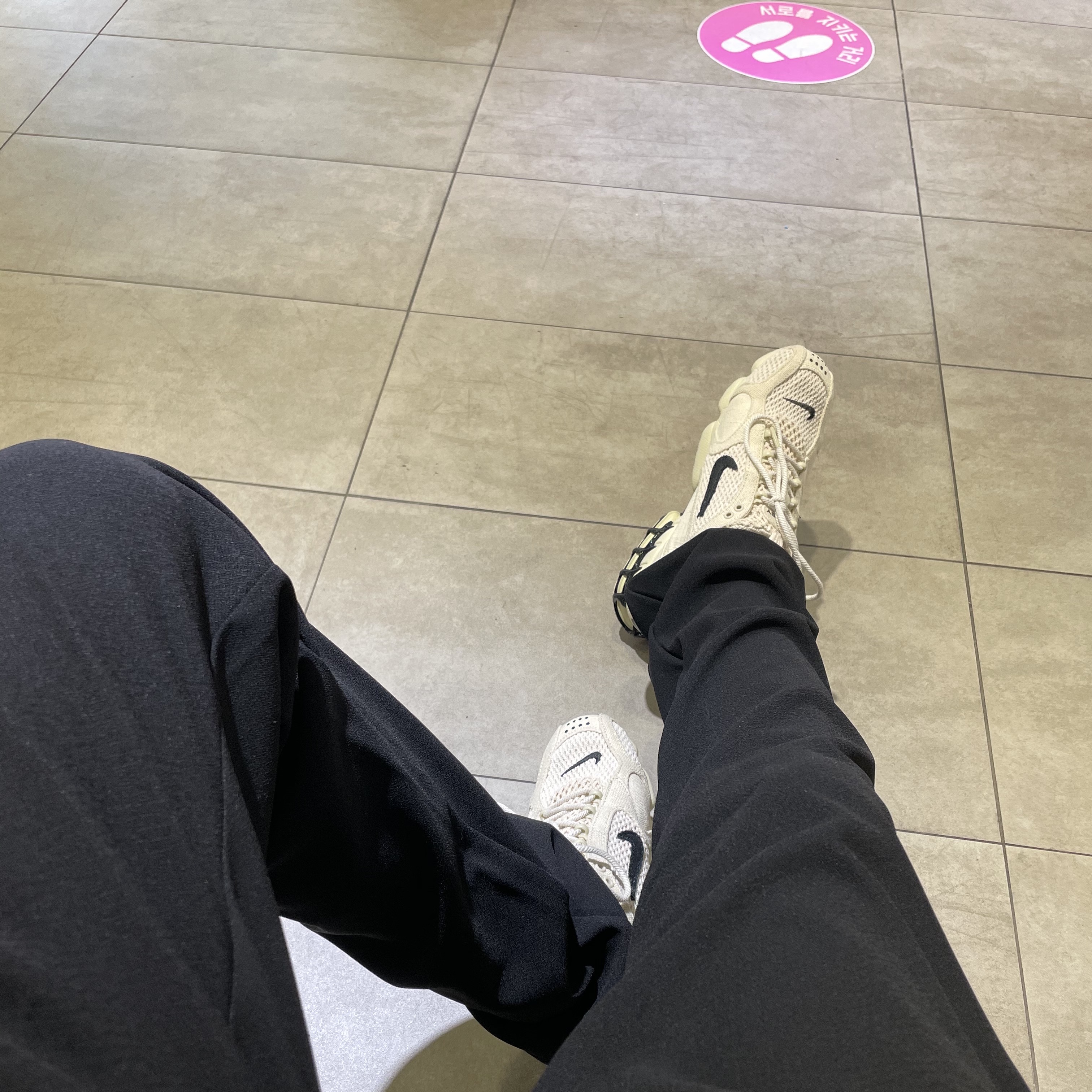Nike x Stussy Air Zoom Spiridon Cage 2 Fossil 착용 스타일