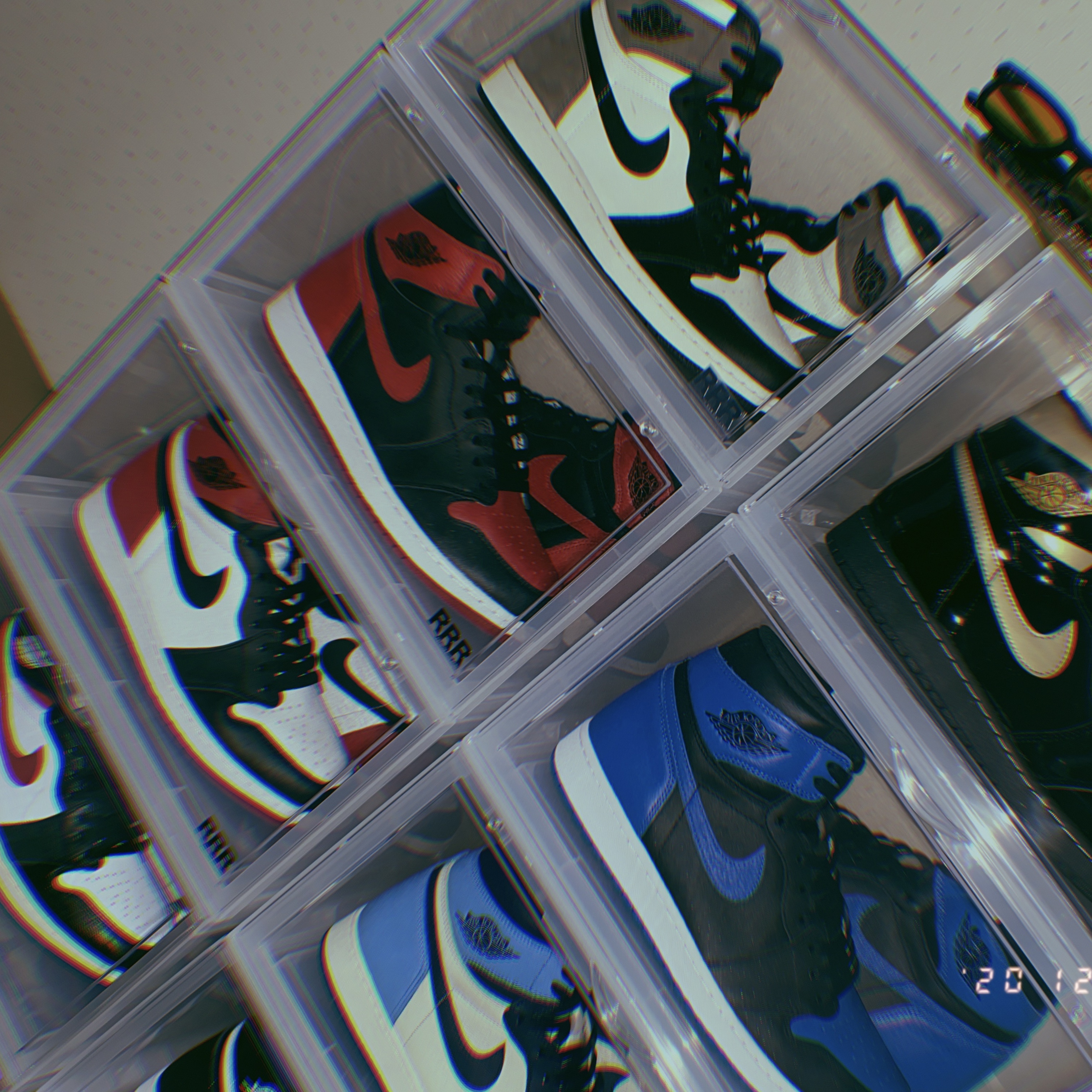 Jordan 1 Retro High OG Black Mocha, Jordan 1 Retro High OG Metallic Gold 착용 스타일