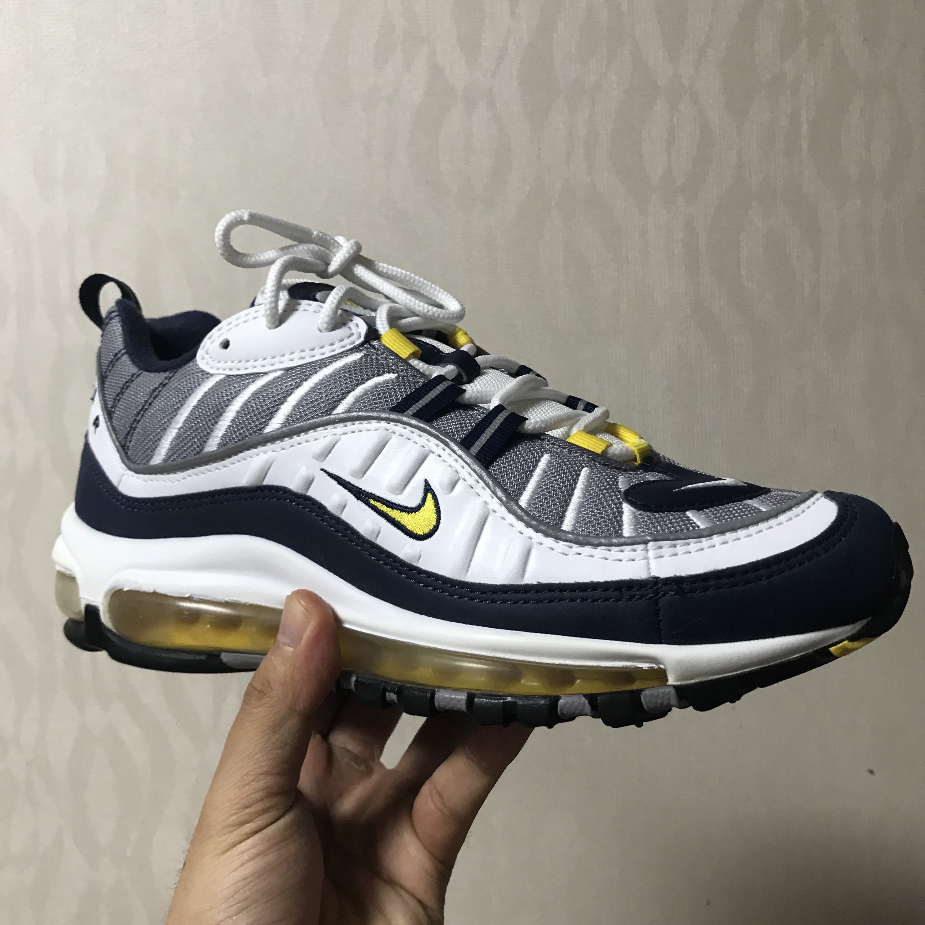 Nike Air Max 98 Tour Yellow 착용 스타일