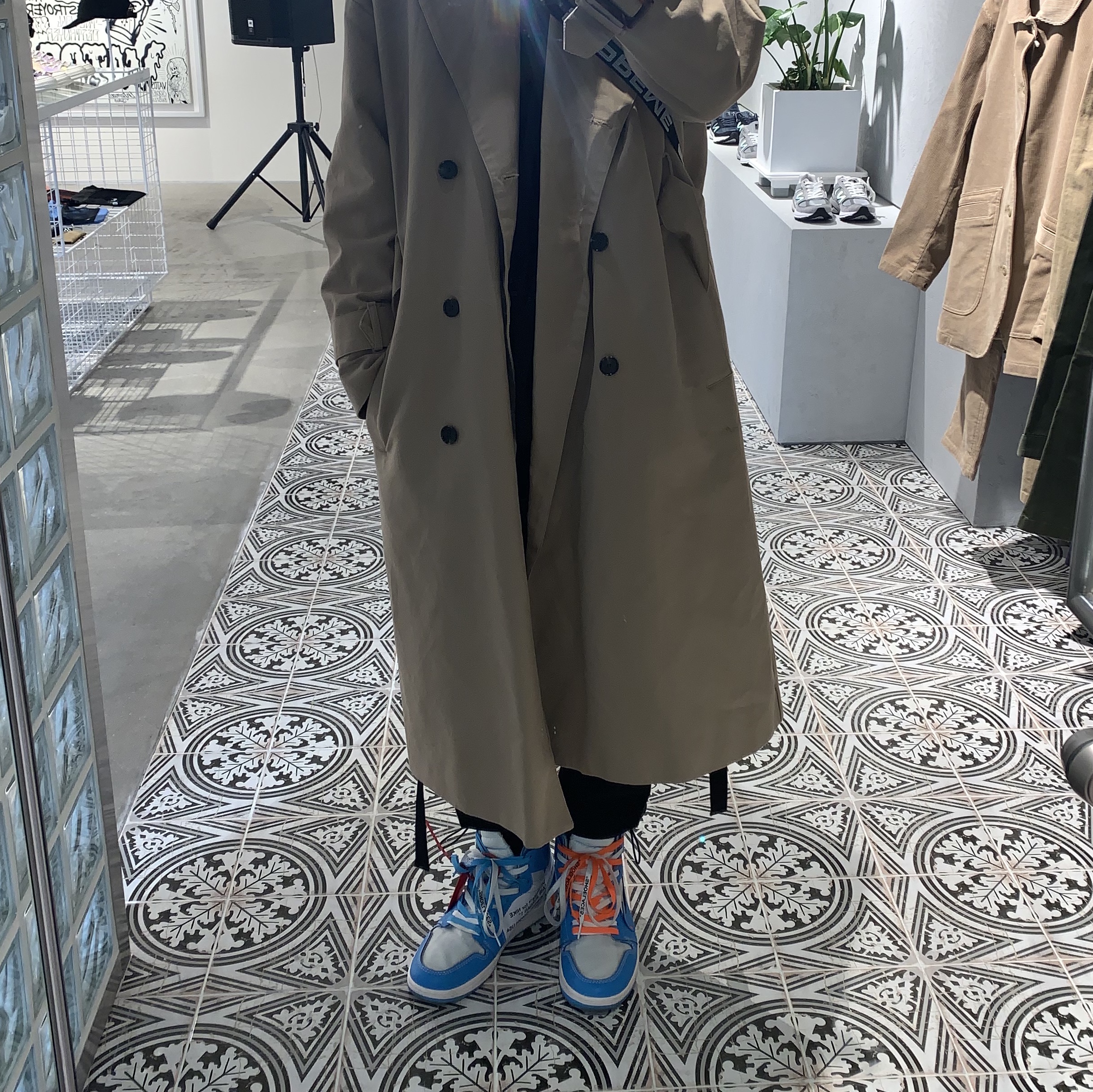Jordan 1 x Off-White Retro High University Blue 착용 스타일