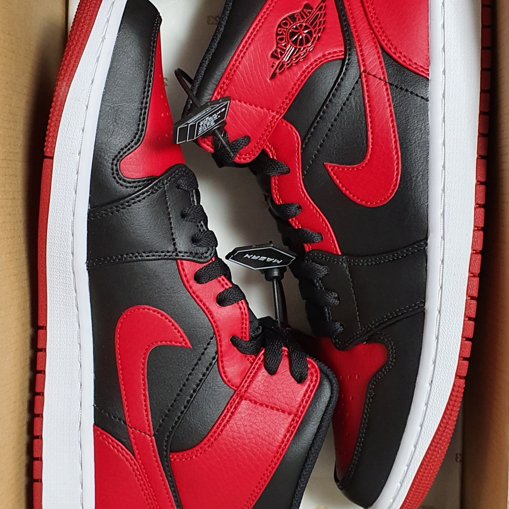 Jordan 1 Mid Bred Banned 2020 착용 스타일
