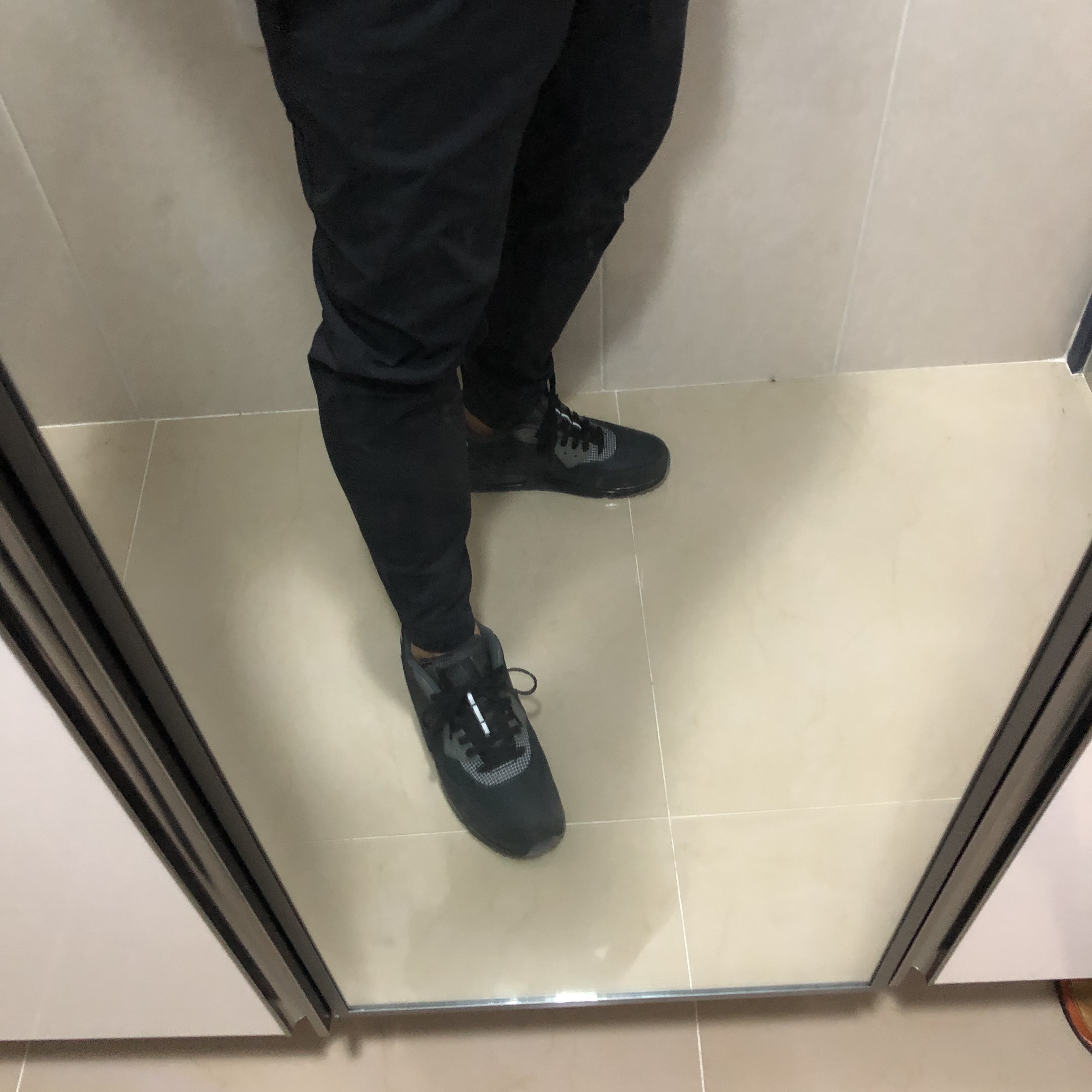 Nike x Undefeated Air Max 90 Black 2020 착용 스타일 - 3