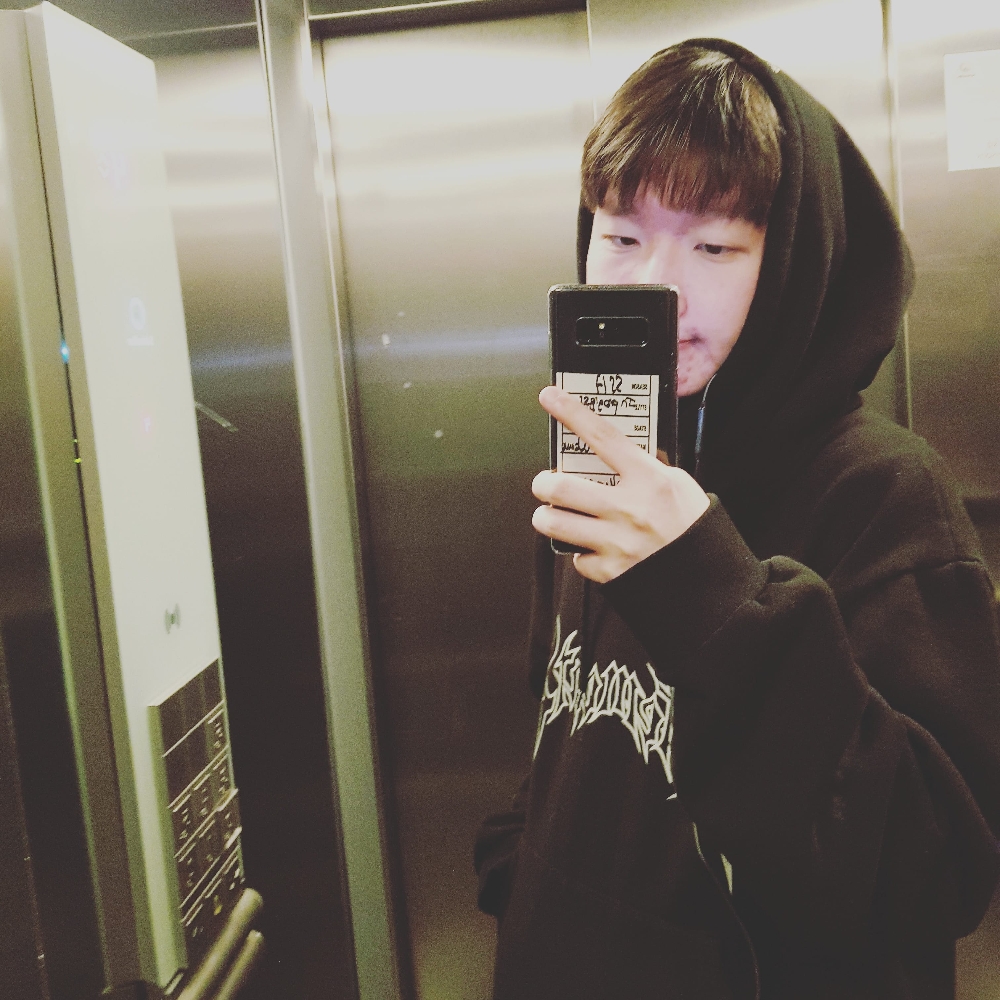 KREAM 프로필 이미지