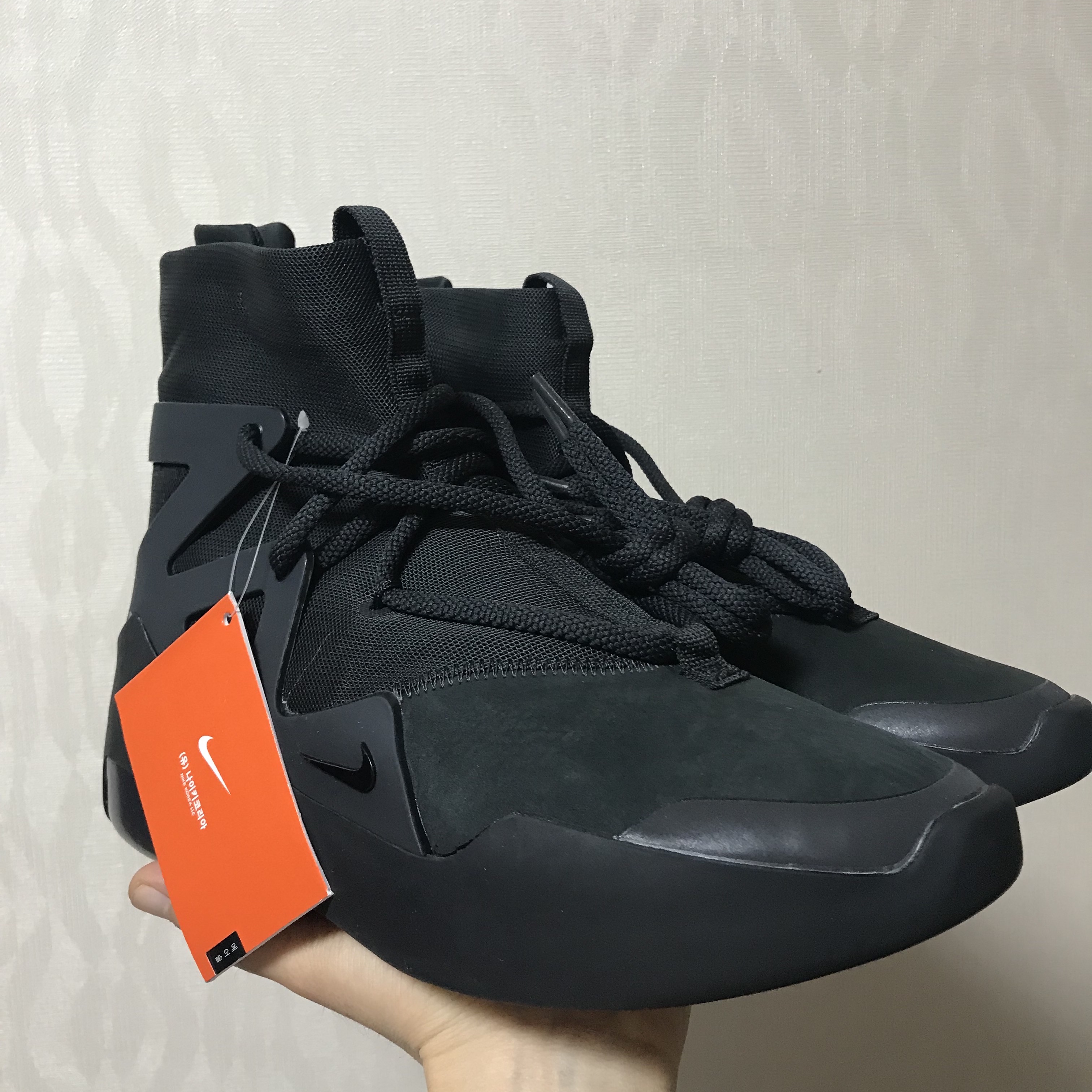 Nike x Fear of God Air Fear of God 1 Triple Black 착용 스타일