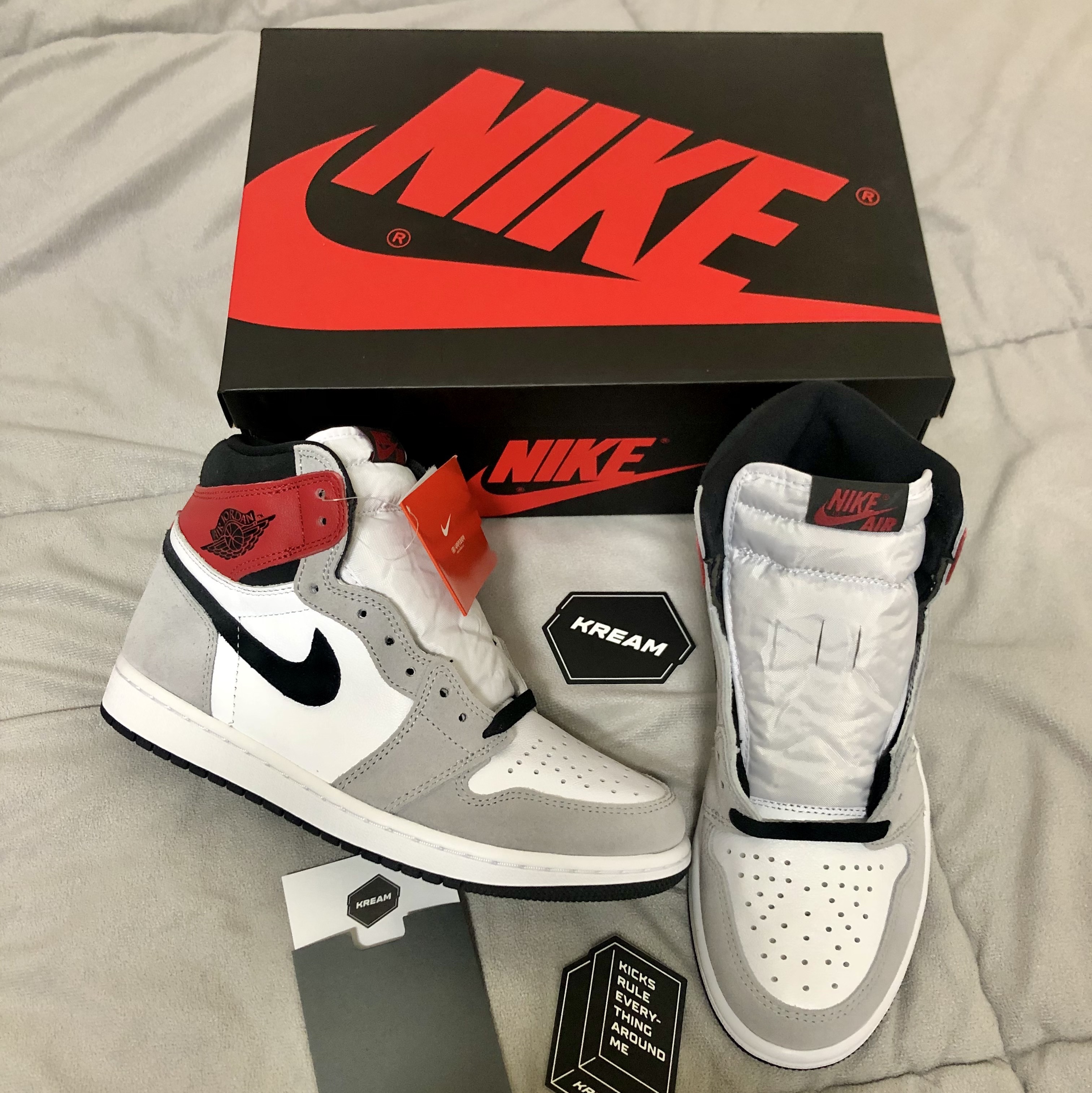 Jordan 1 Retro High OG Light Smoke Grey 착용 스타일 - 2