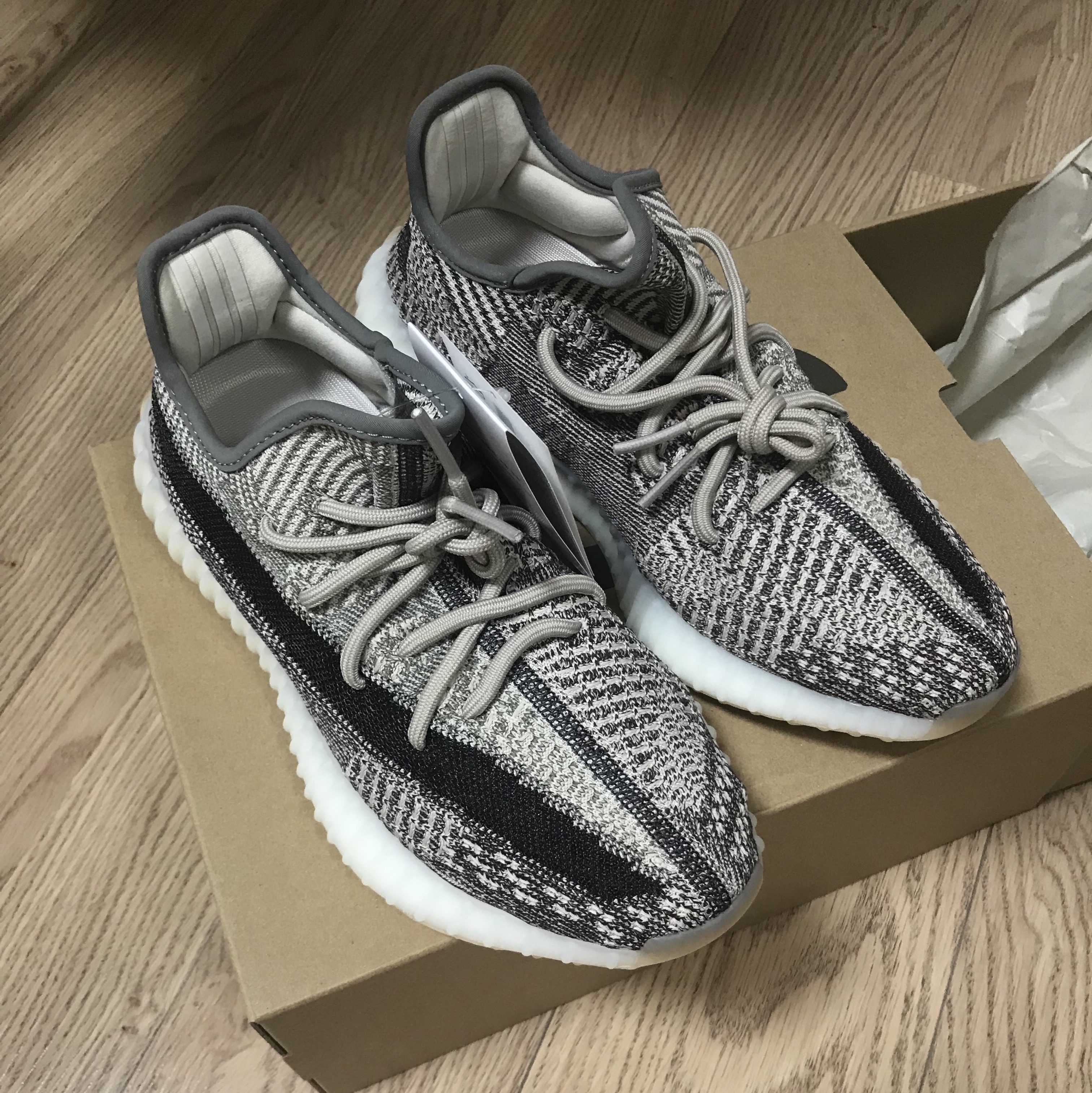 Adidas Yeezy Boost 350 V2 Zyon 착용 스타일