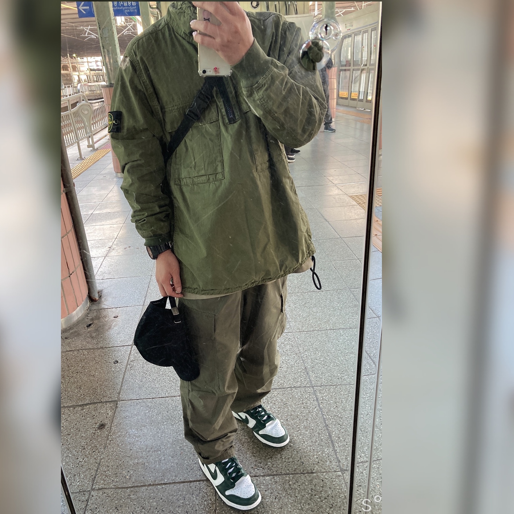 Nike Dunk High SP Spartan Green 착용 스타일