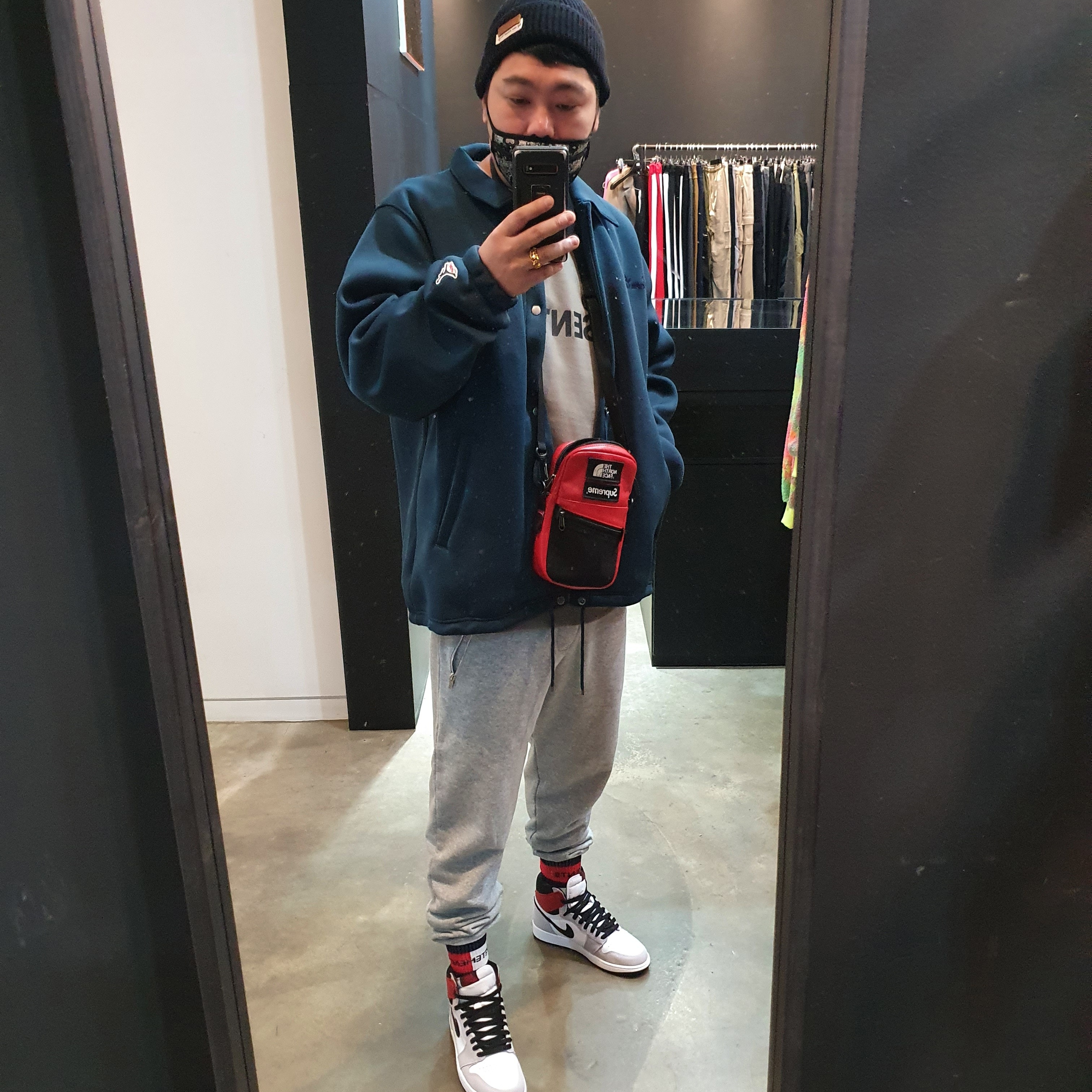Jordan 1 Retro High OG Light Smoke Grey, Jordan x Union Coaches Jacket Navy 착용 스타일