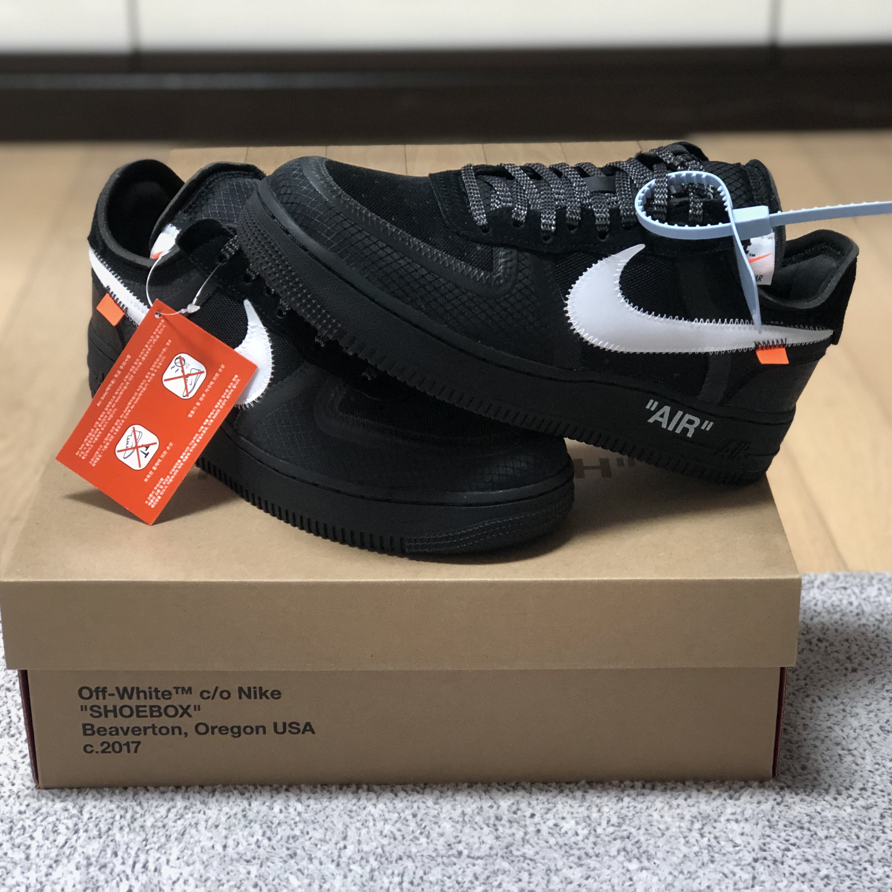 Nike x Off-White Air Force 1 Low Black White 착용 스타일