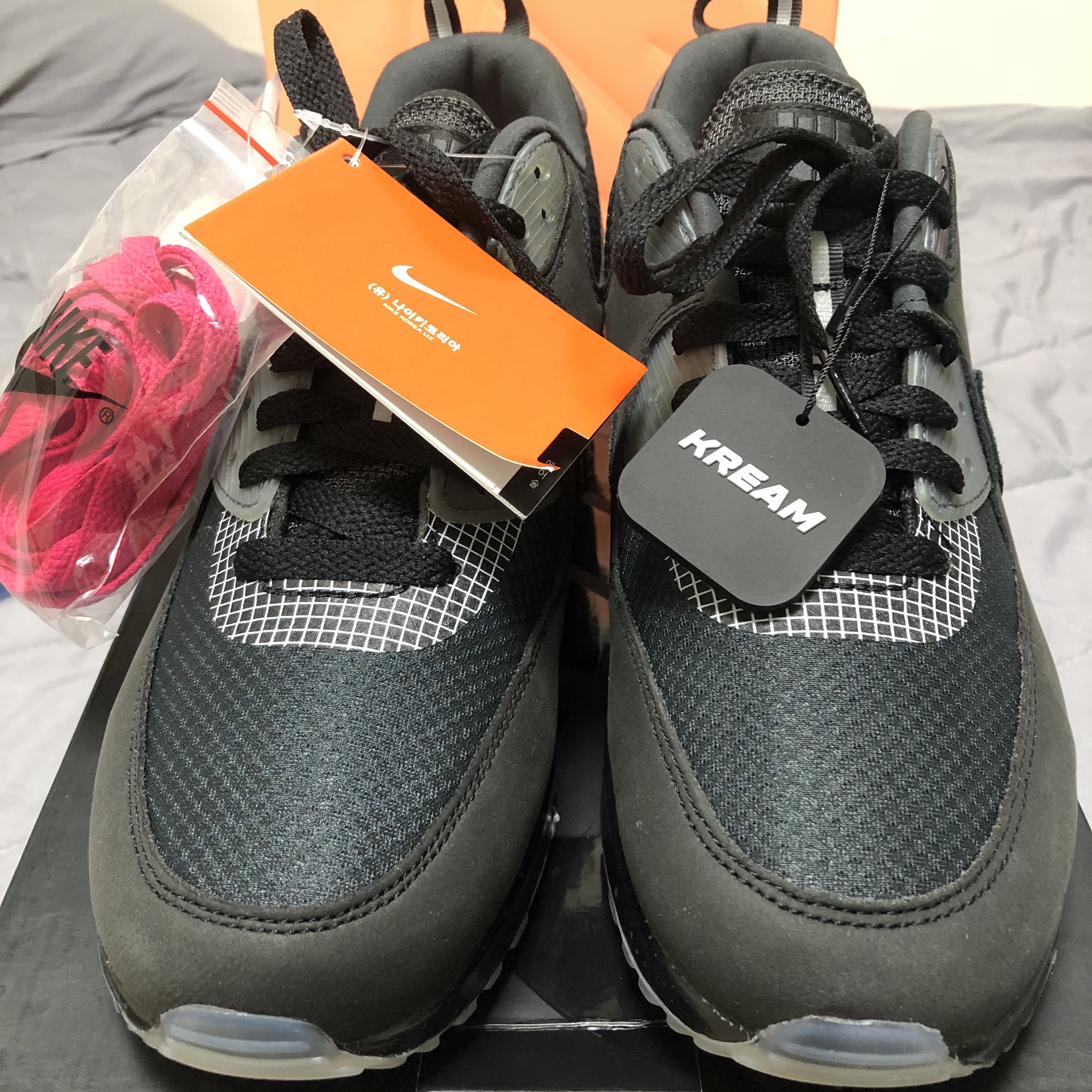 Nike x Undefeated Air Max 90 Black 2020 착용 스타일 - 2