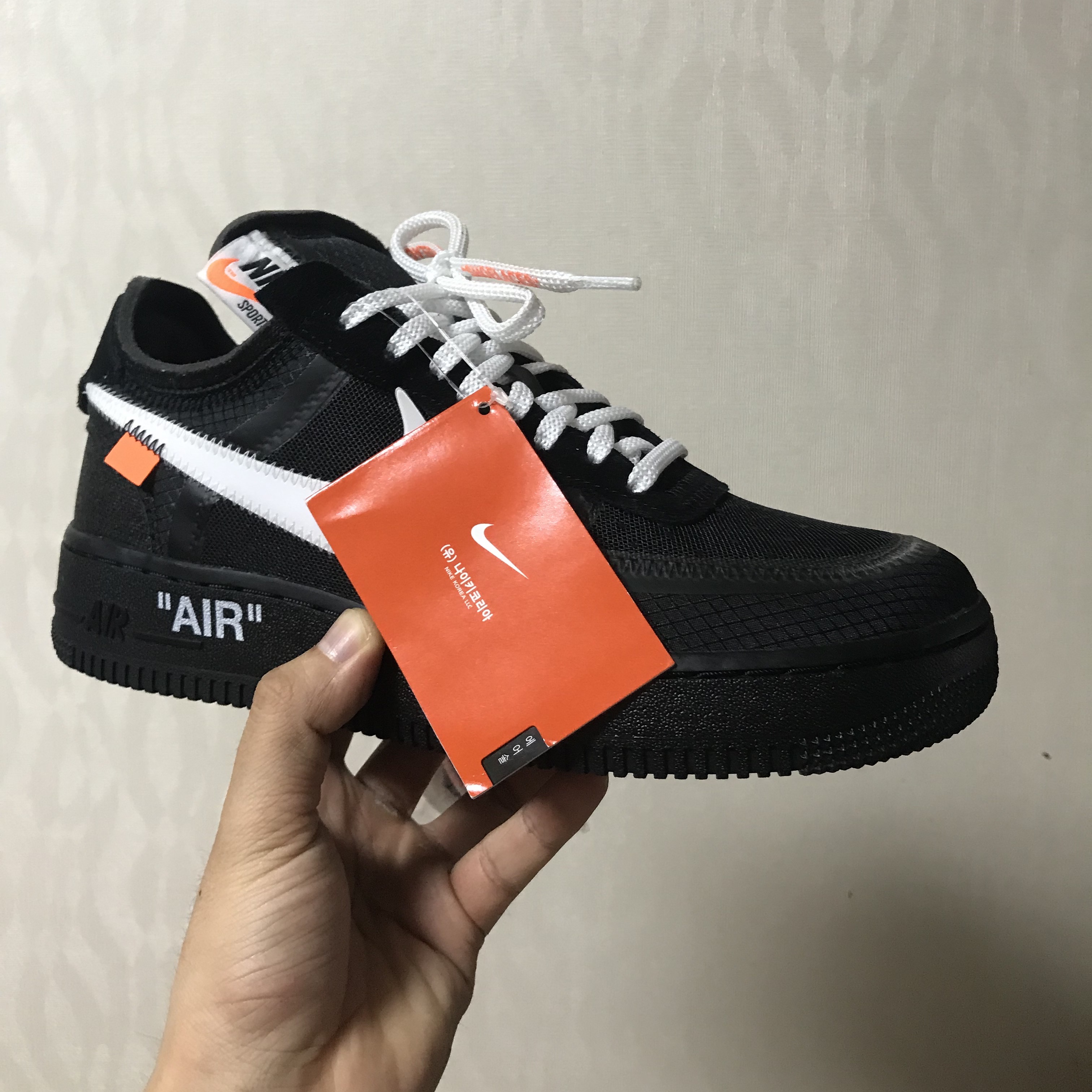 Nike x Off-White Air Force 1 Low Black White 착용 스타일