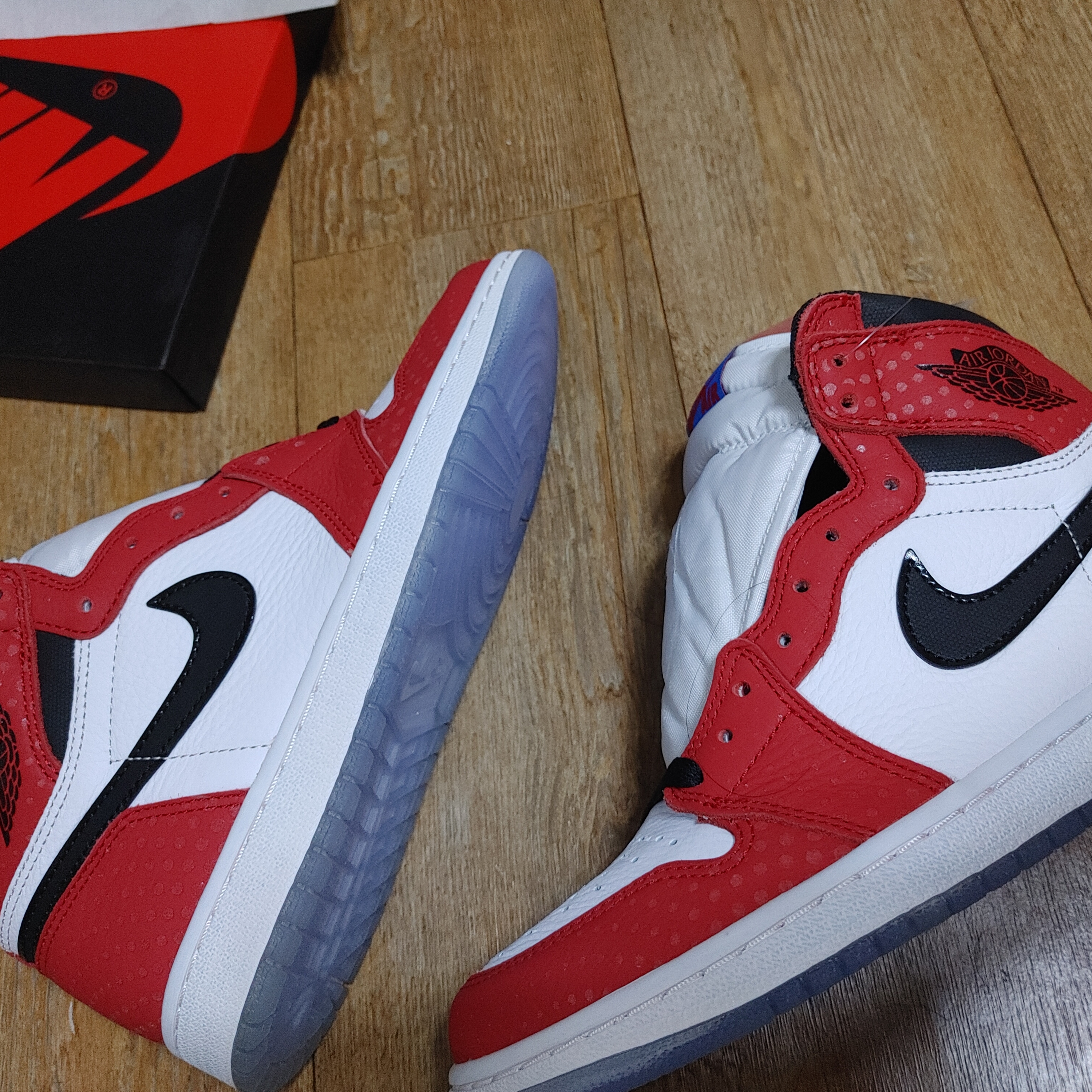 Jordan 1 Retro High Spider-Man Origin Story 착용 스타일