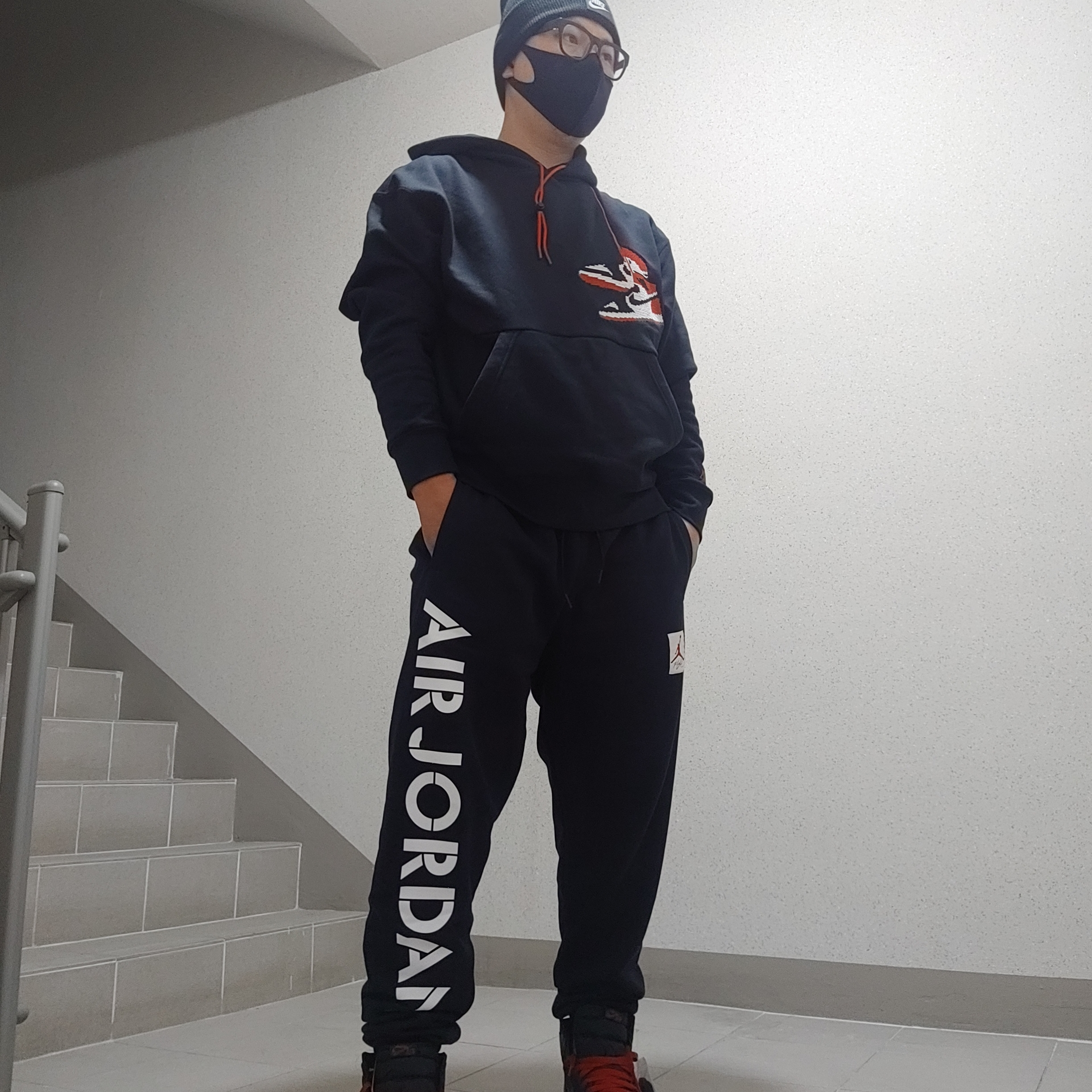 (GS) Jordan 1 Retro High OG Black Gym Red 착용 스타일