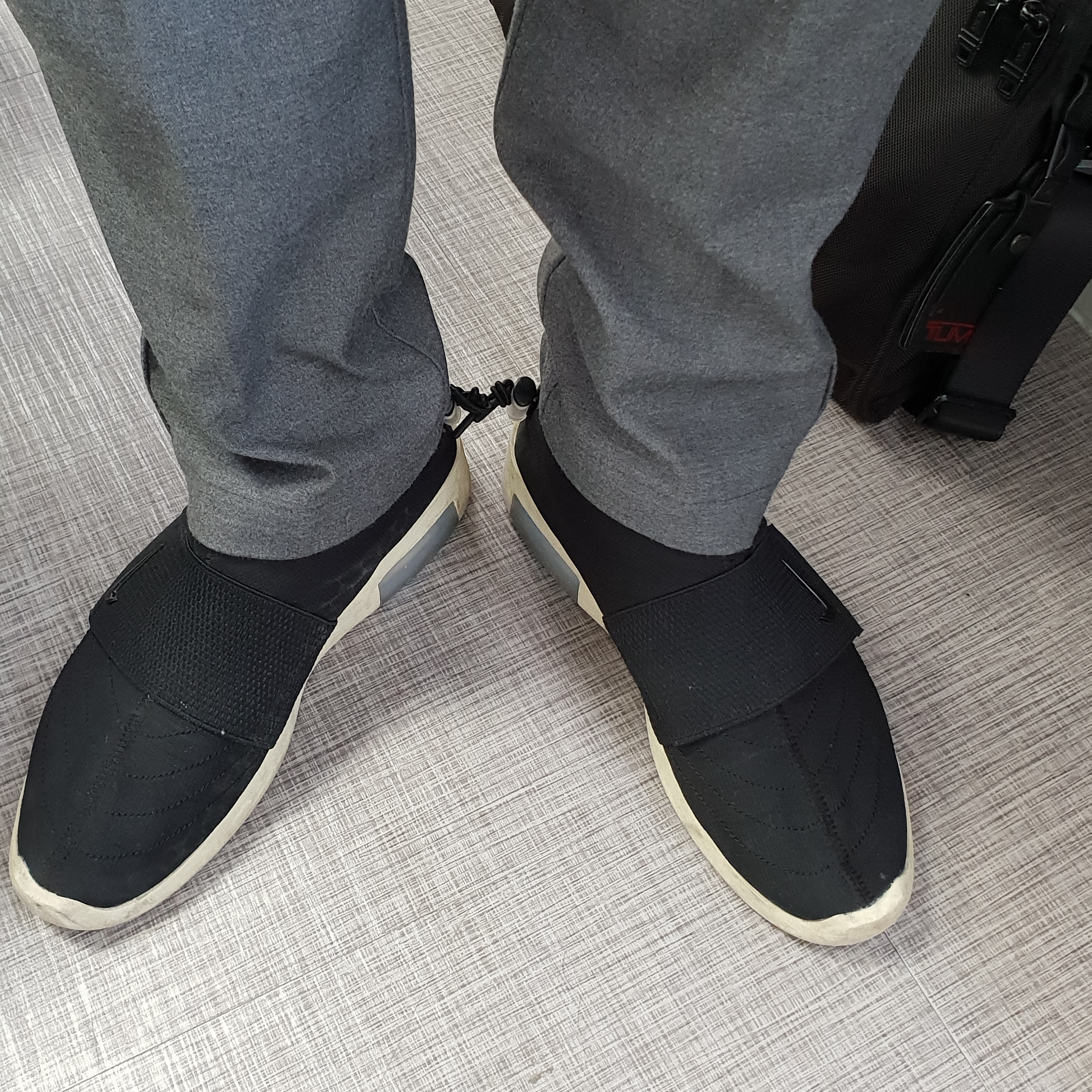 Nike x Fear of God Air Fear of God Moccasin Black 착용 스타일