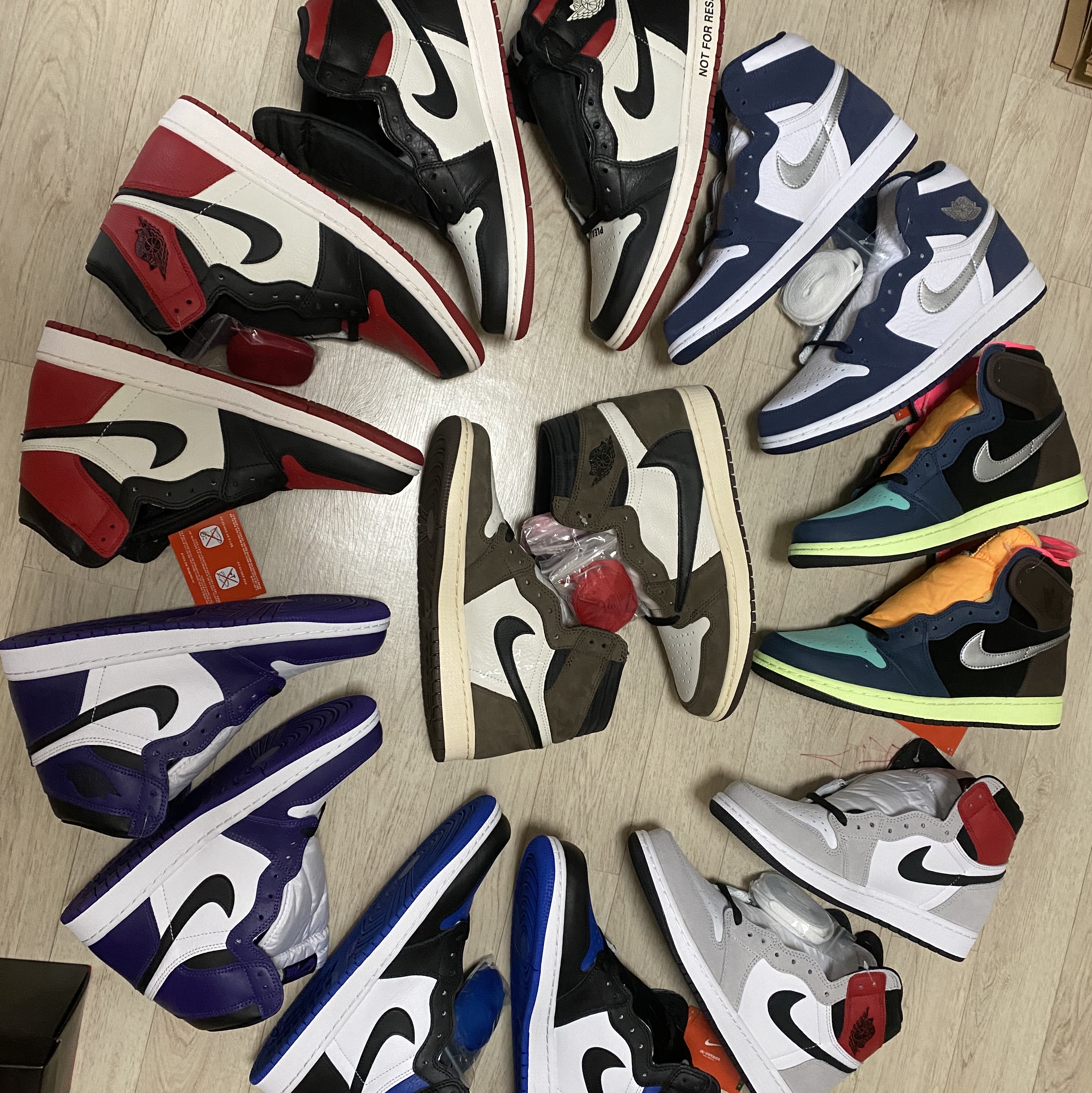 Jordan 1 x Travis Scott Retro High OG SP Mocha, Jordan 1 Retro High OG Bred Toe 착용 스타일