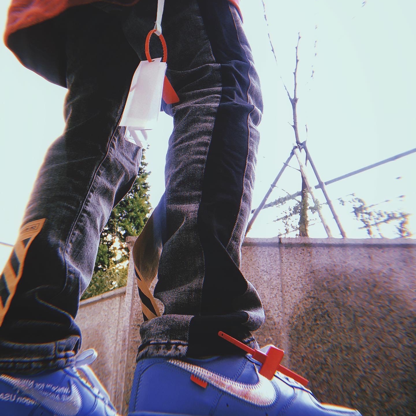 Nike x Off-White Air Force 1 Low MCA University Blue 착용 스타일