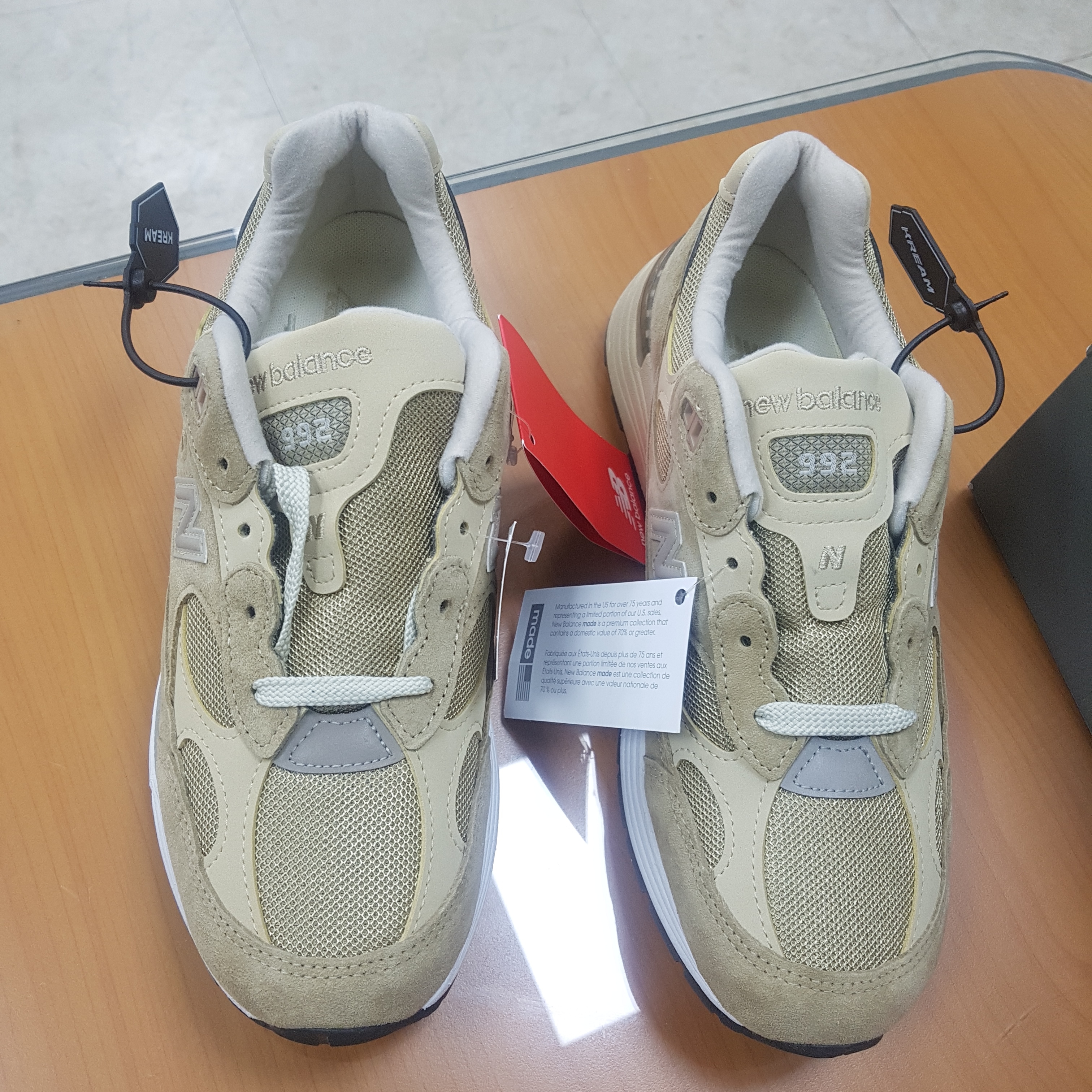 New Balance 992 Made in USA Tan 착용 스타일