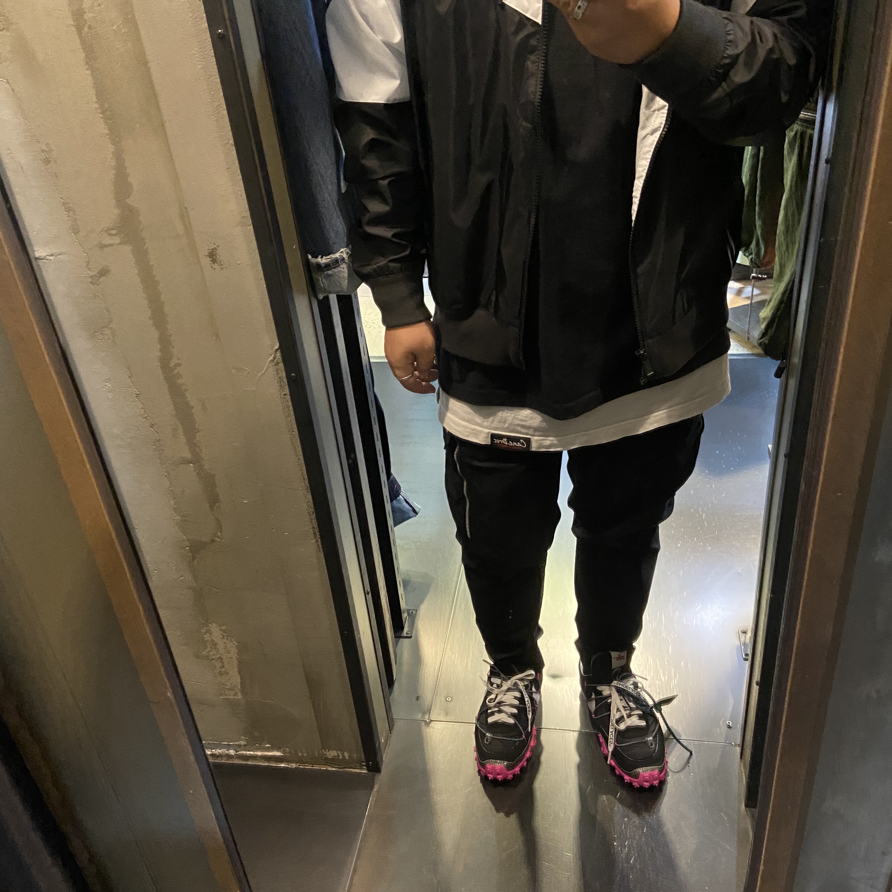 (W) Nike x Off-White Waffle Racer Black 착용 스타일