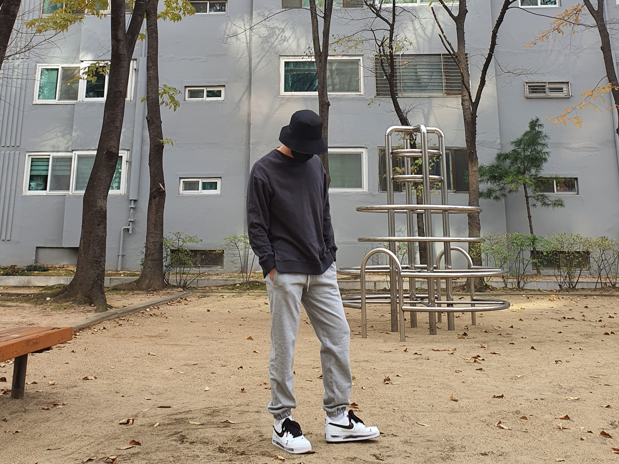 Nike x Peaceminusone Air Force 1 Low Para-Noise 2.0 착용 스타일