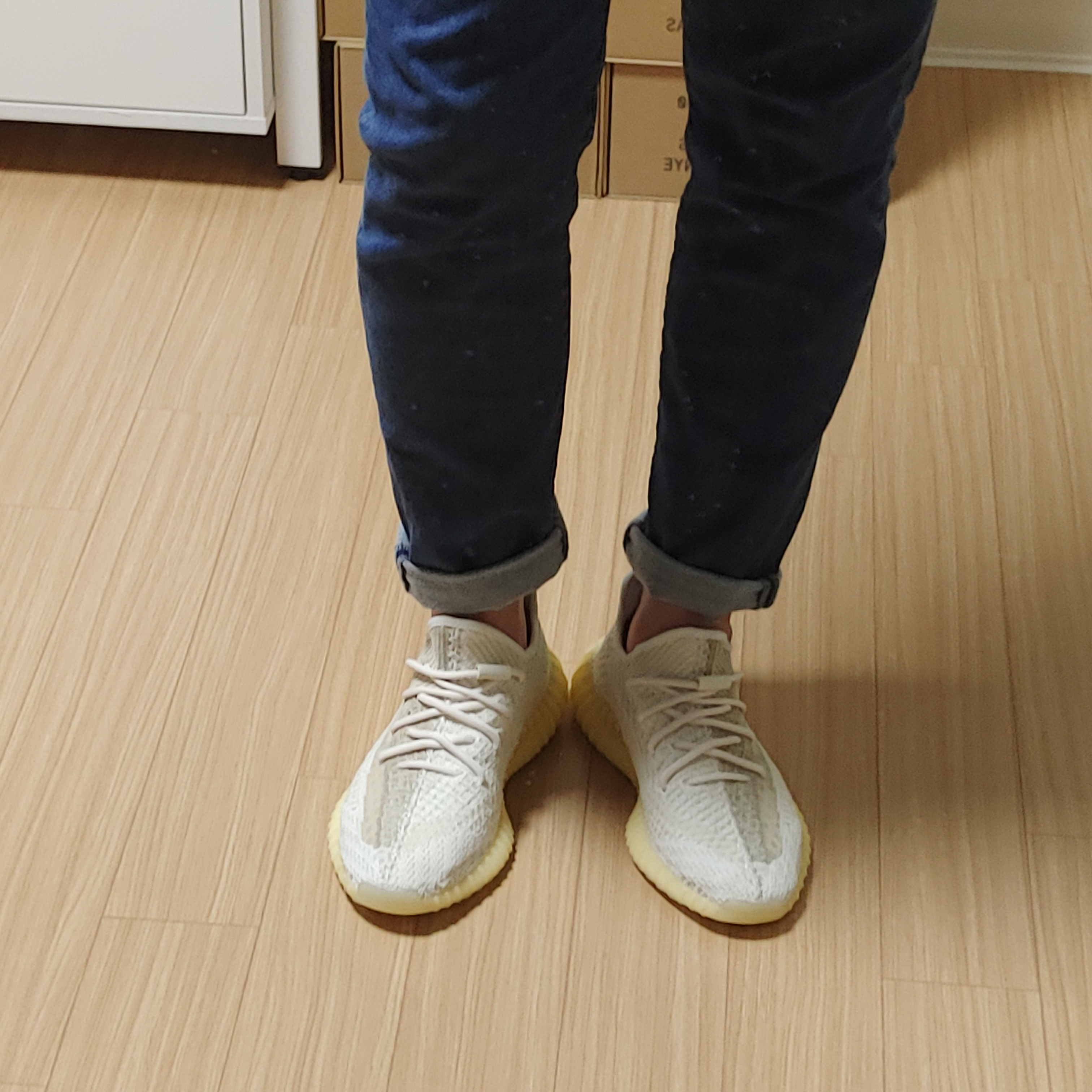 Adidas Yeezy Boost 350 V2 Natural 착용 스타일 - 3