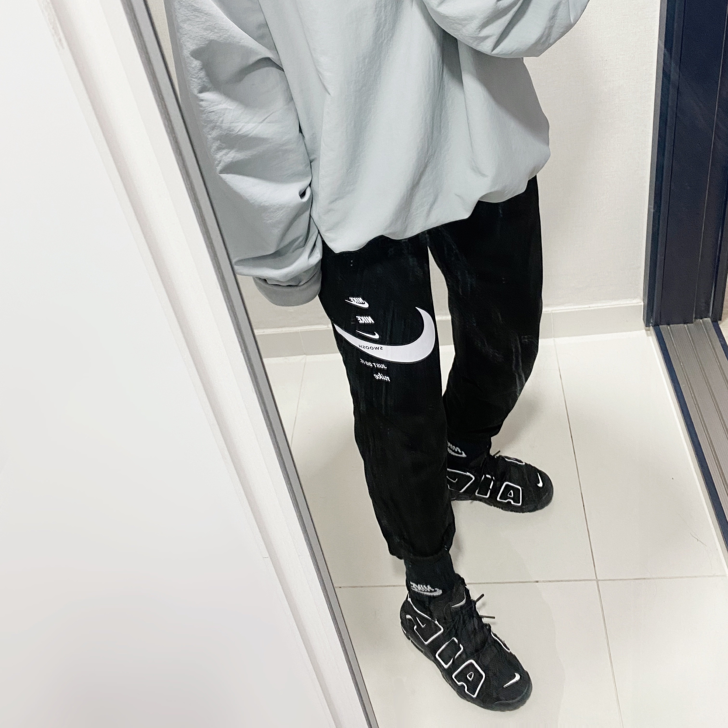 (GS) Nike Air More Uptempo Black White 2020, Nike Air More Uptempo Black White 2020 착용 스타일 - 4