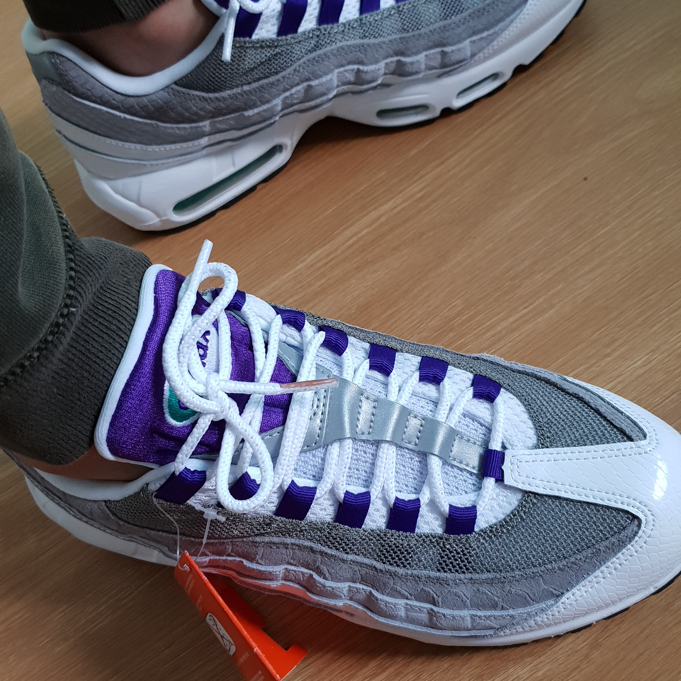 Nike Air Max 95 Grape Snakeskin 착용 스타일 - 2