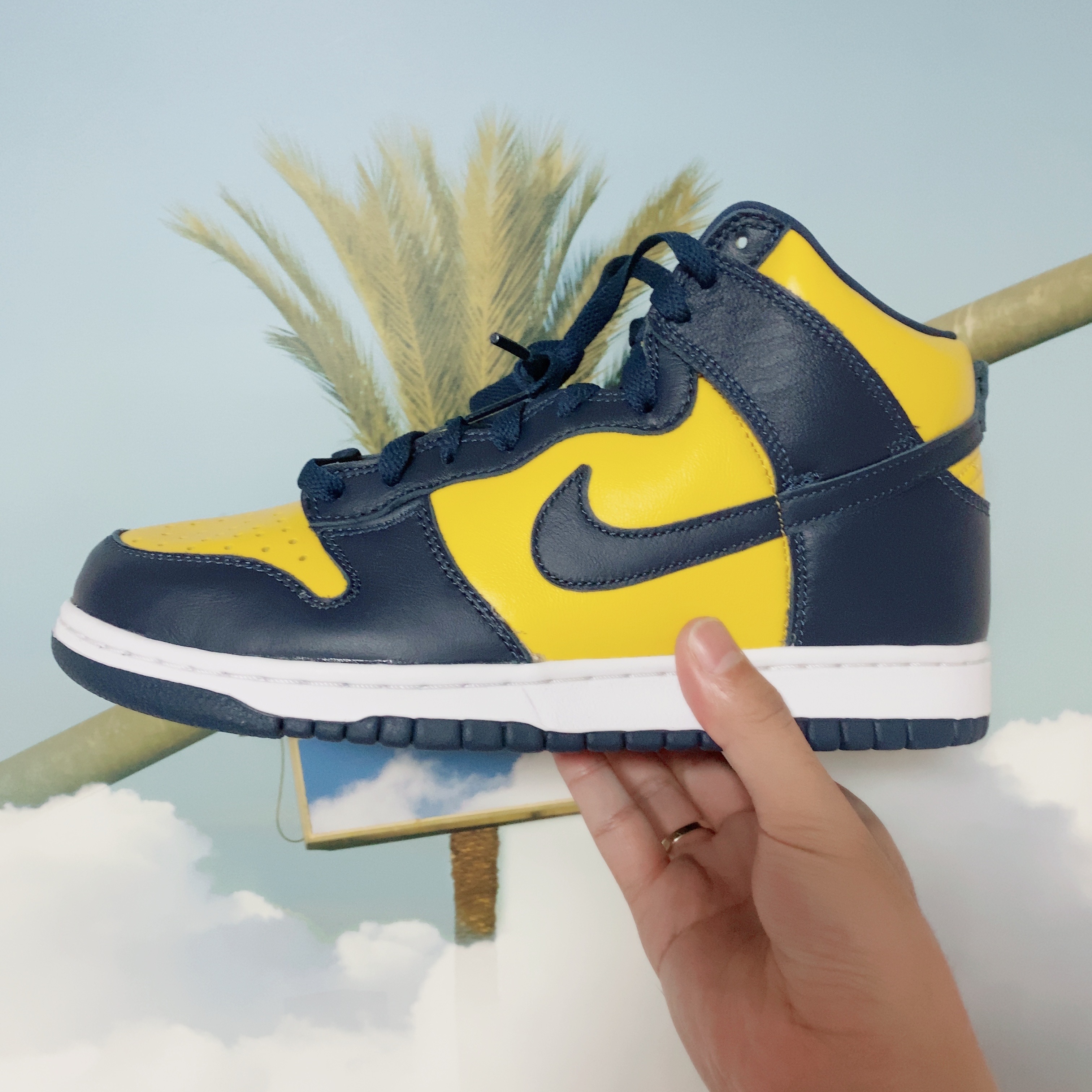 Nike Dunk High SP Maize & Blue 착용 스타일