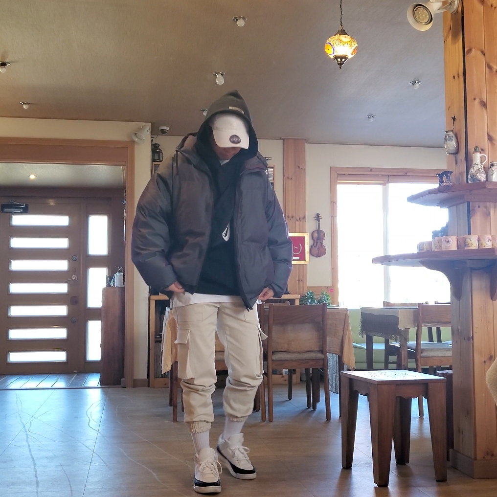 Essentials 3D Silicon Applique Pullover Hoodie Dark Slate/Black 2020, Jordan 3 x Fragment Retro SP White Black 착용 스타일