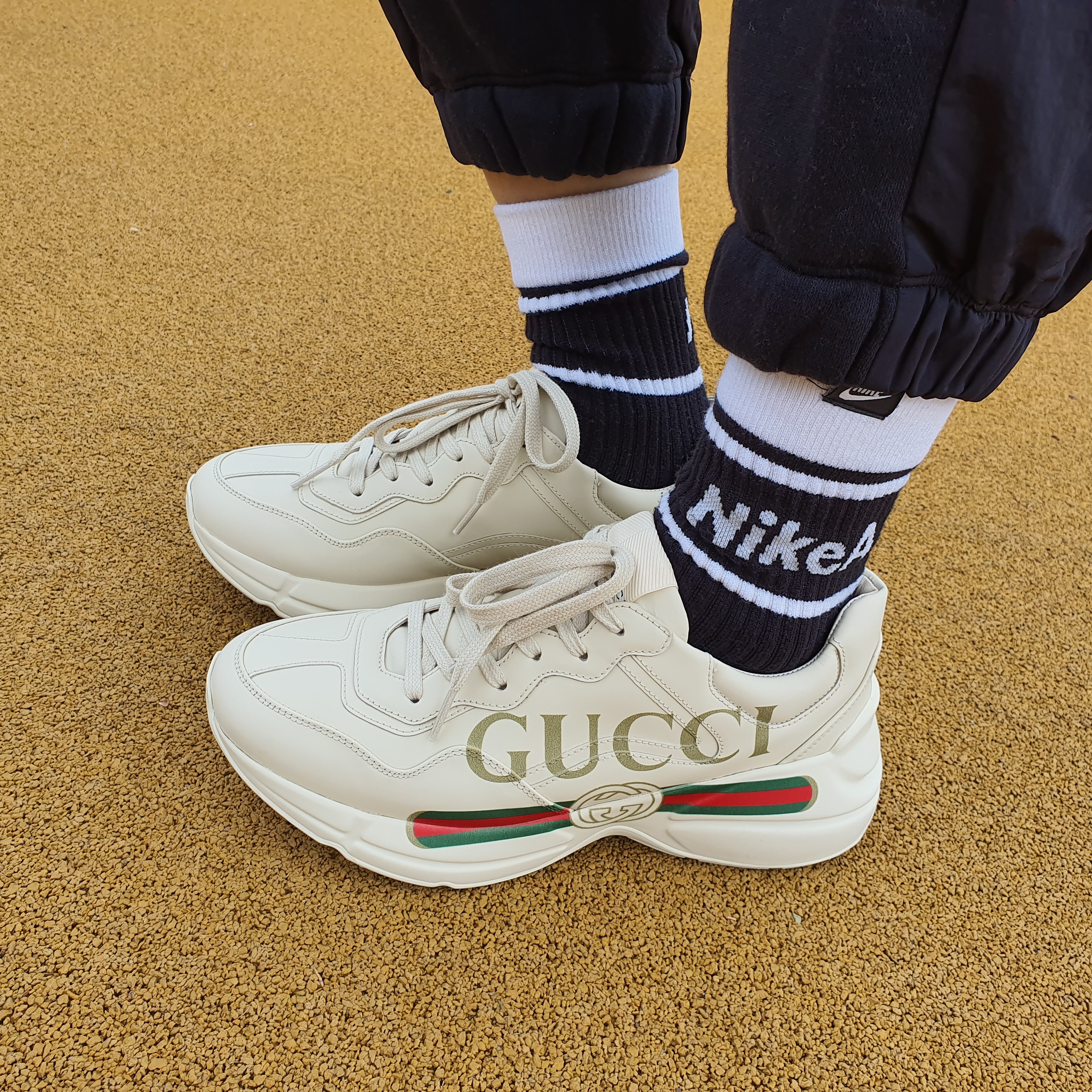 Gucci Rhyton Leather Sneakers Logo 착용 스타일